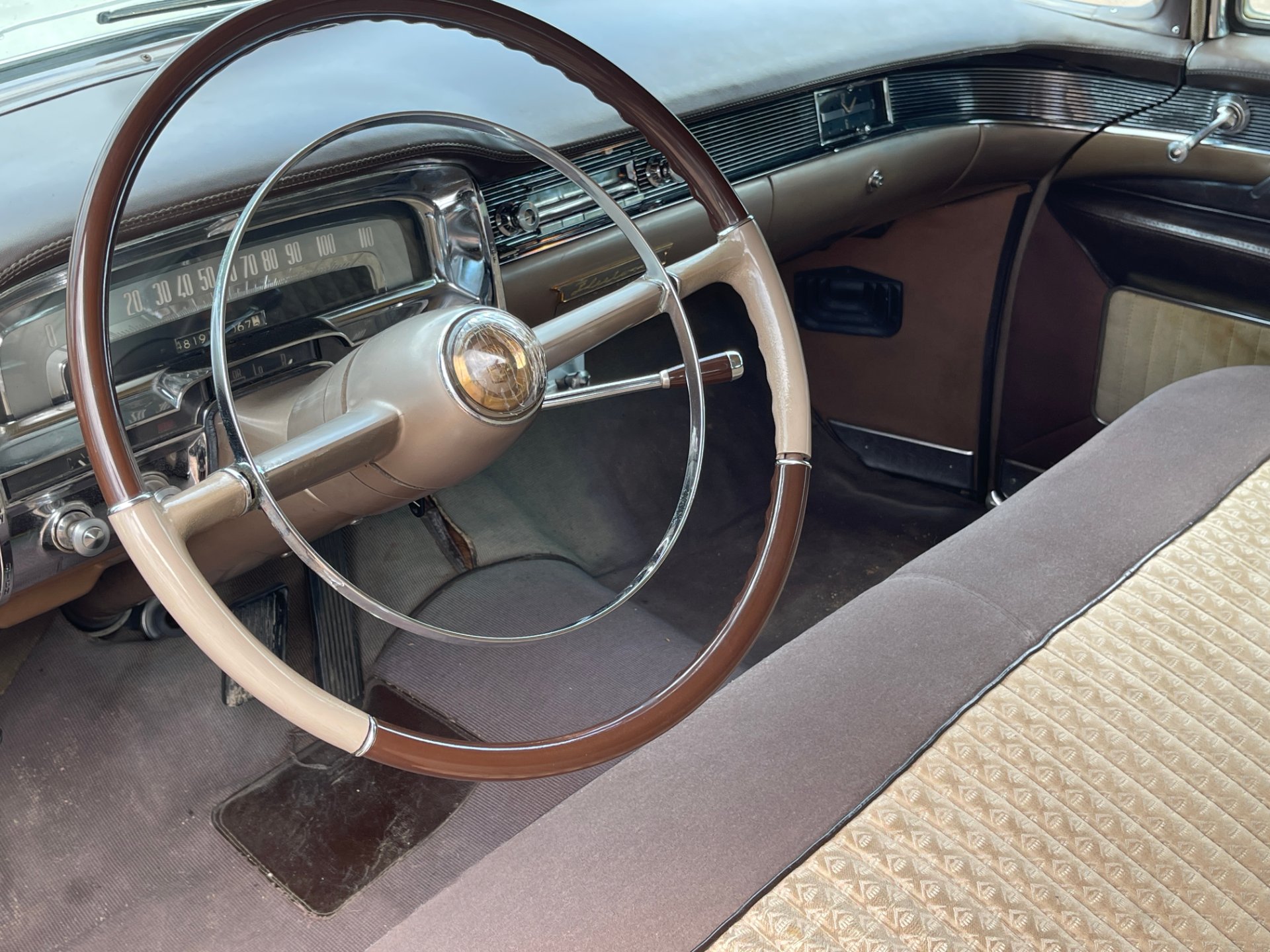 1954 CADILLAC FLEETWOOD SIXTY SPECIAL SEDAN