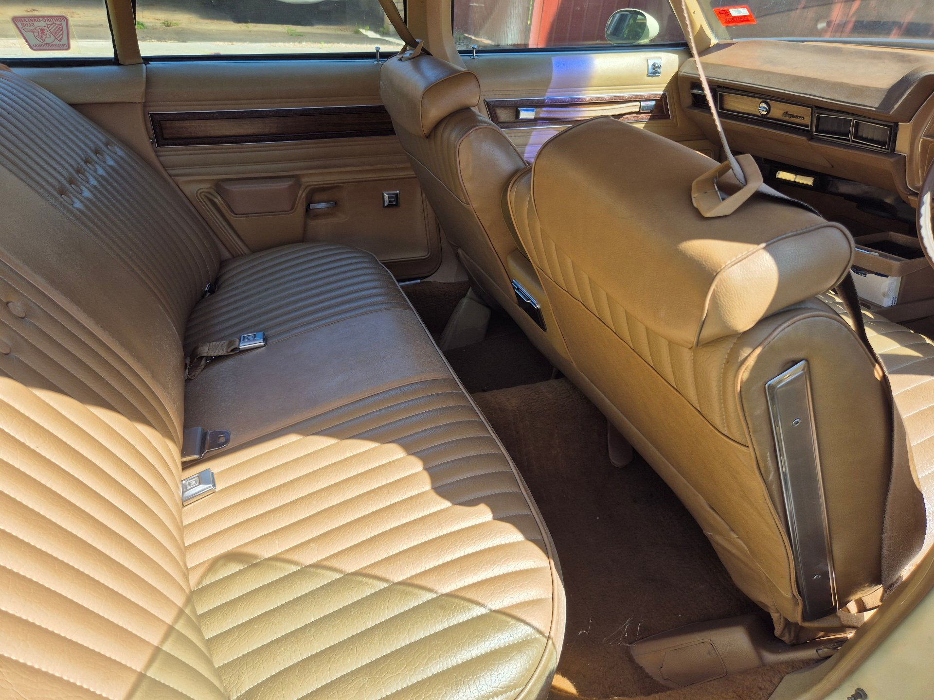 1974 PONTIAC LEMANS SEDAN