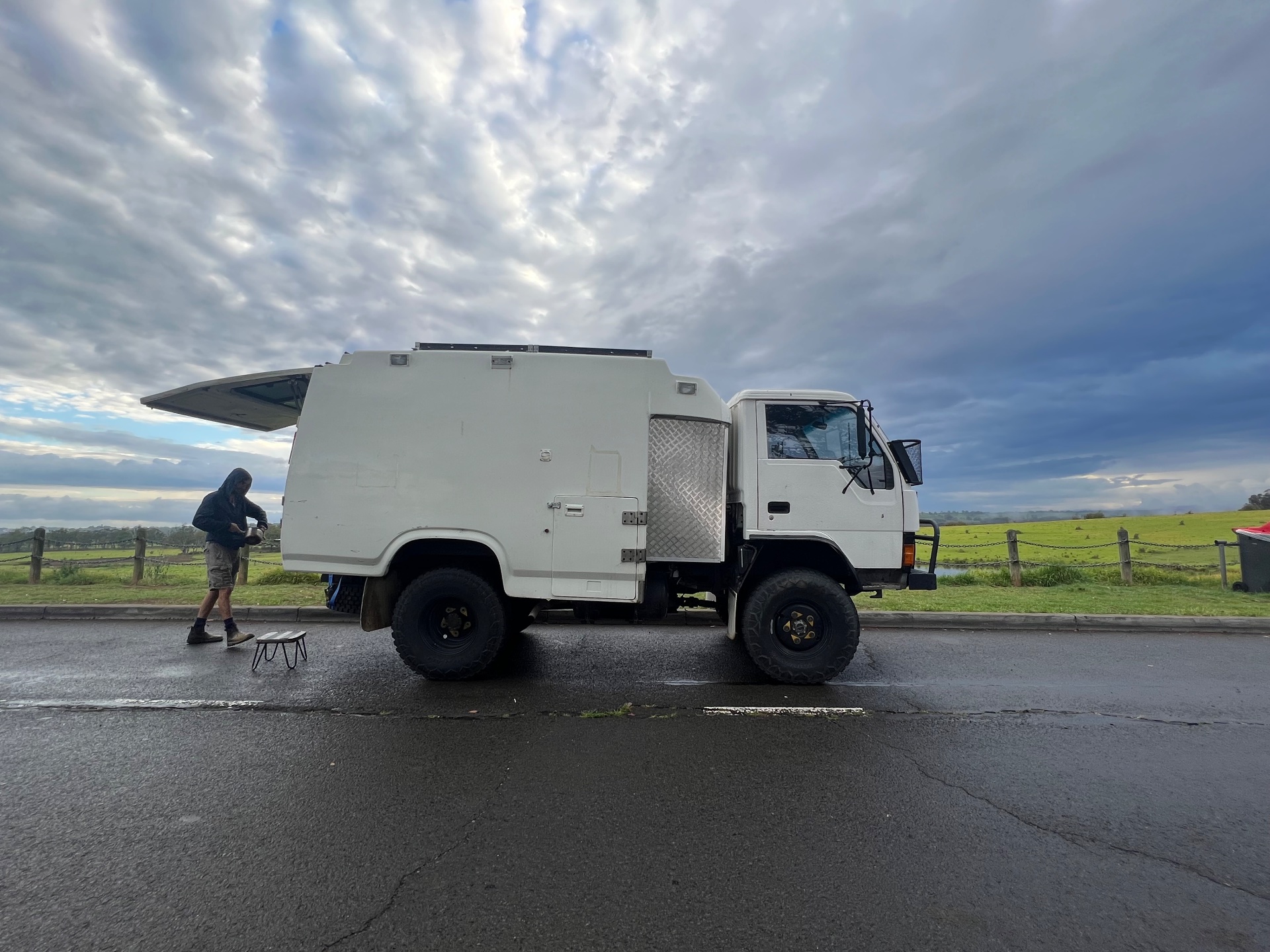 1993 MITSUBISHI CANTER CAMPER TRUCK