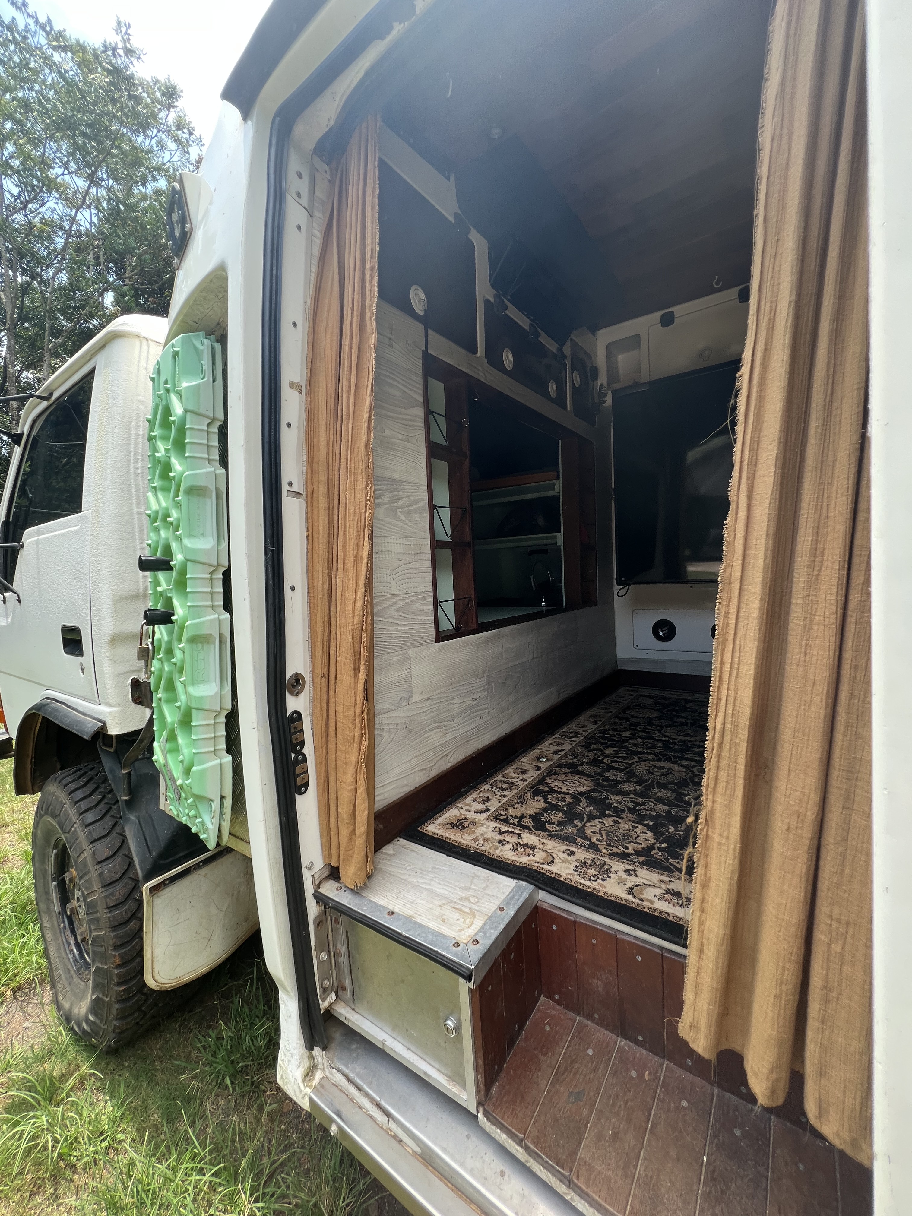 1993 MITSUBISHI CANTER CAMPER TRUCK