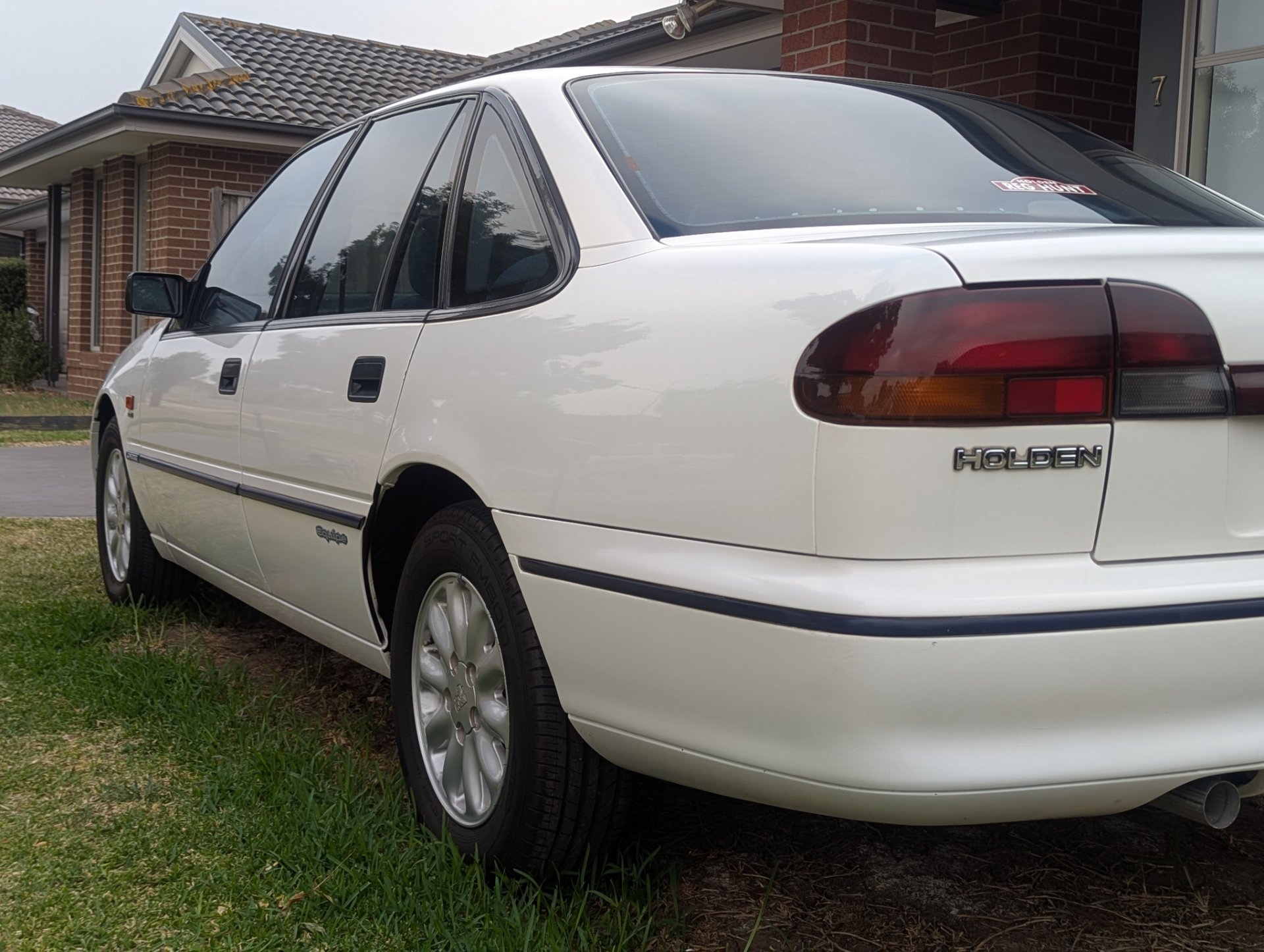 1995 HOLDEN COMMODORE VRII EQUIPE 4 SP AUTOMATIC 4D SEDAN