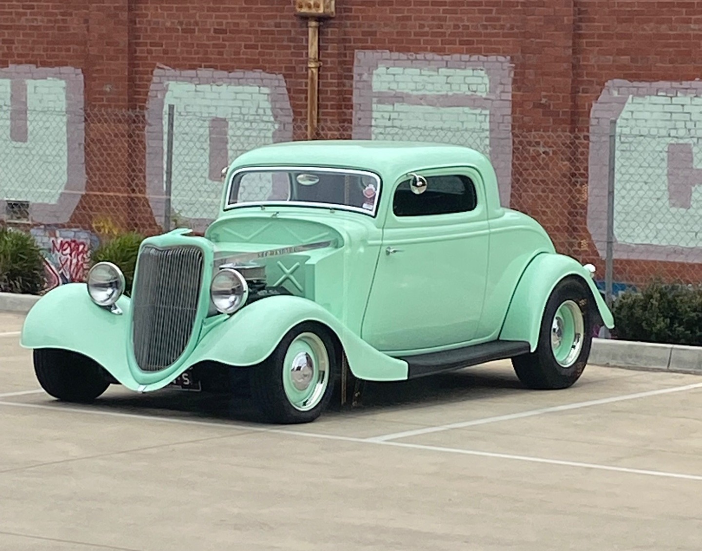 1934 FORD 3 WINDOW COUPE