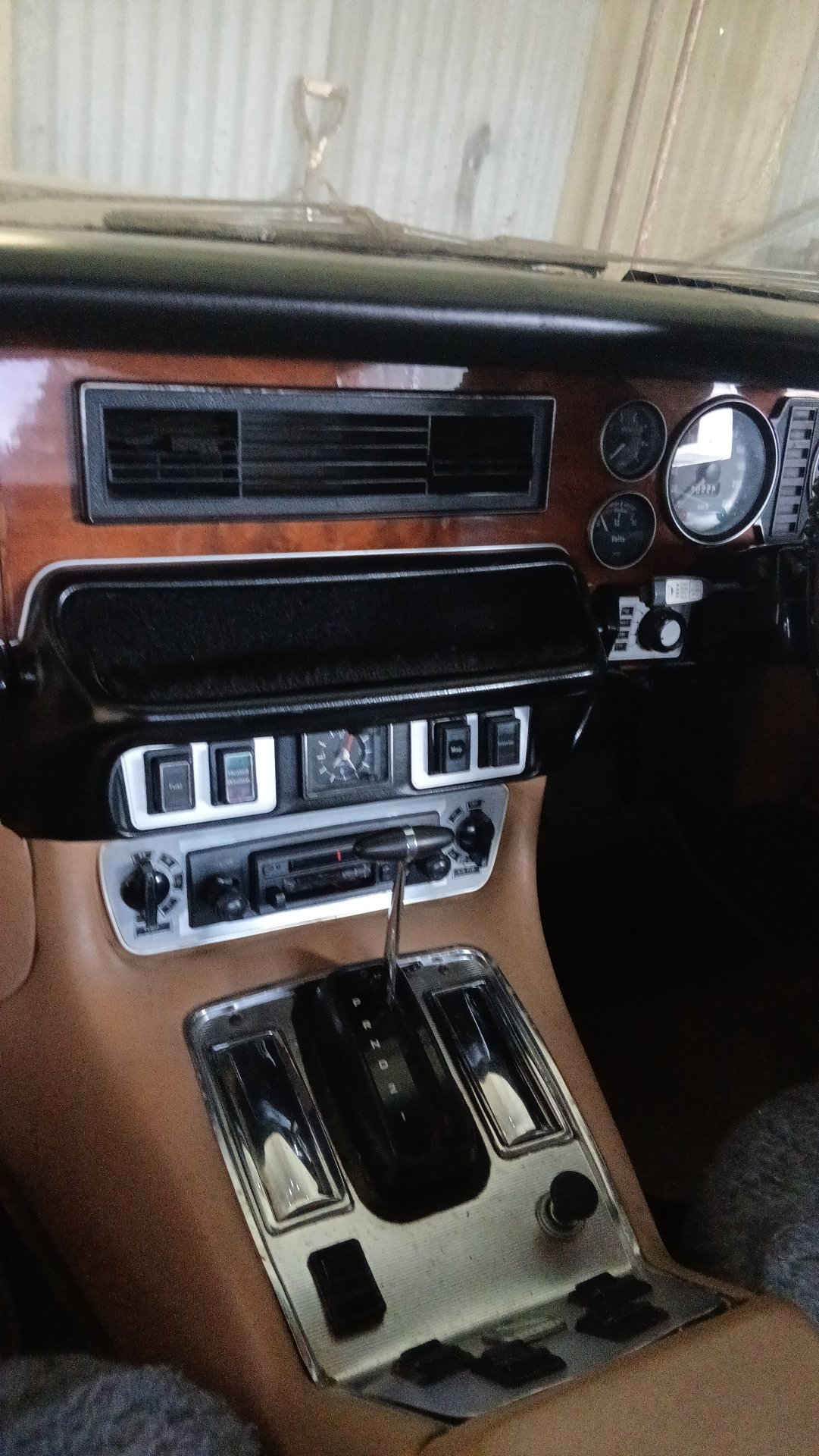 1975 JAGUAR XJ6 SEDAN