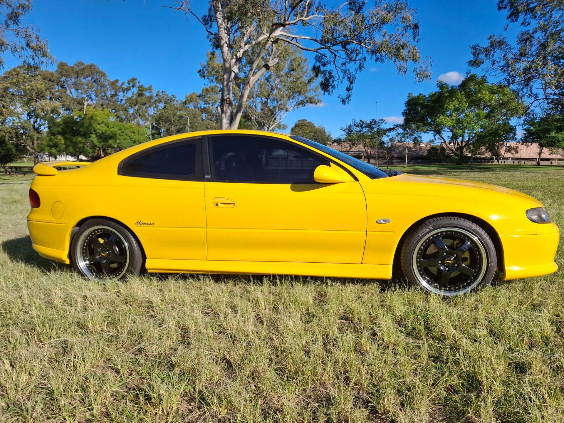 2003 HOLDEN MONARO V2 CV8-R 4 SP AUTOMATIC 2D COUPE