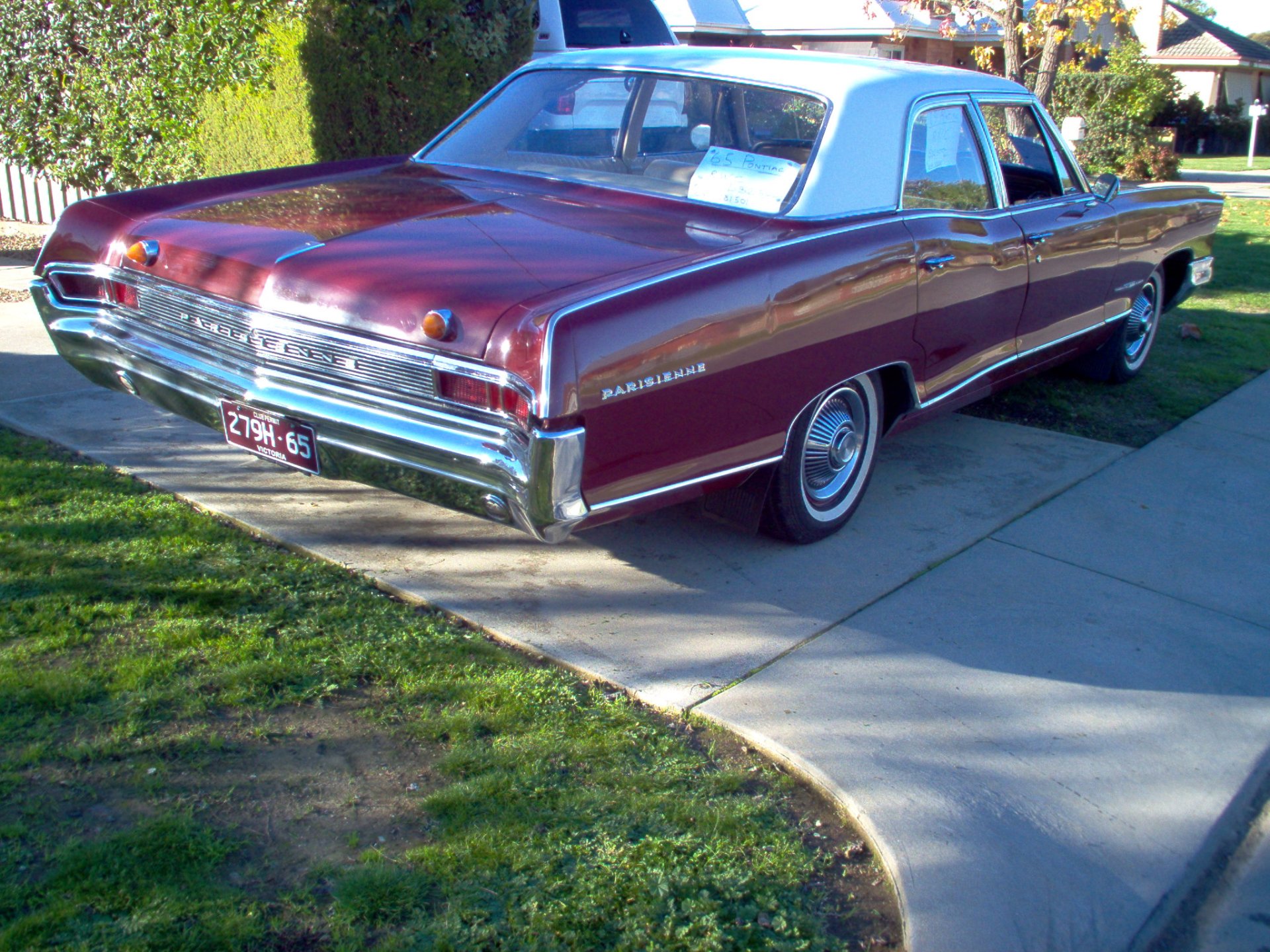 1965 PONTIAC PARISIENNE 2 SP AUTOMATIC 4D SEDAN