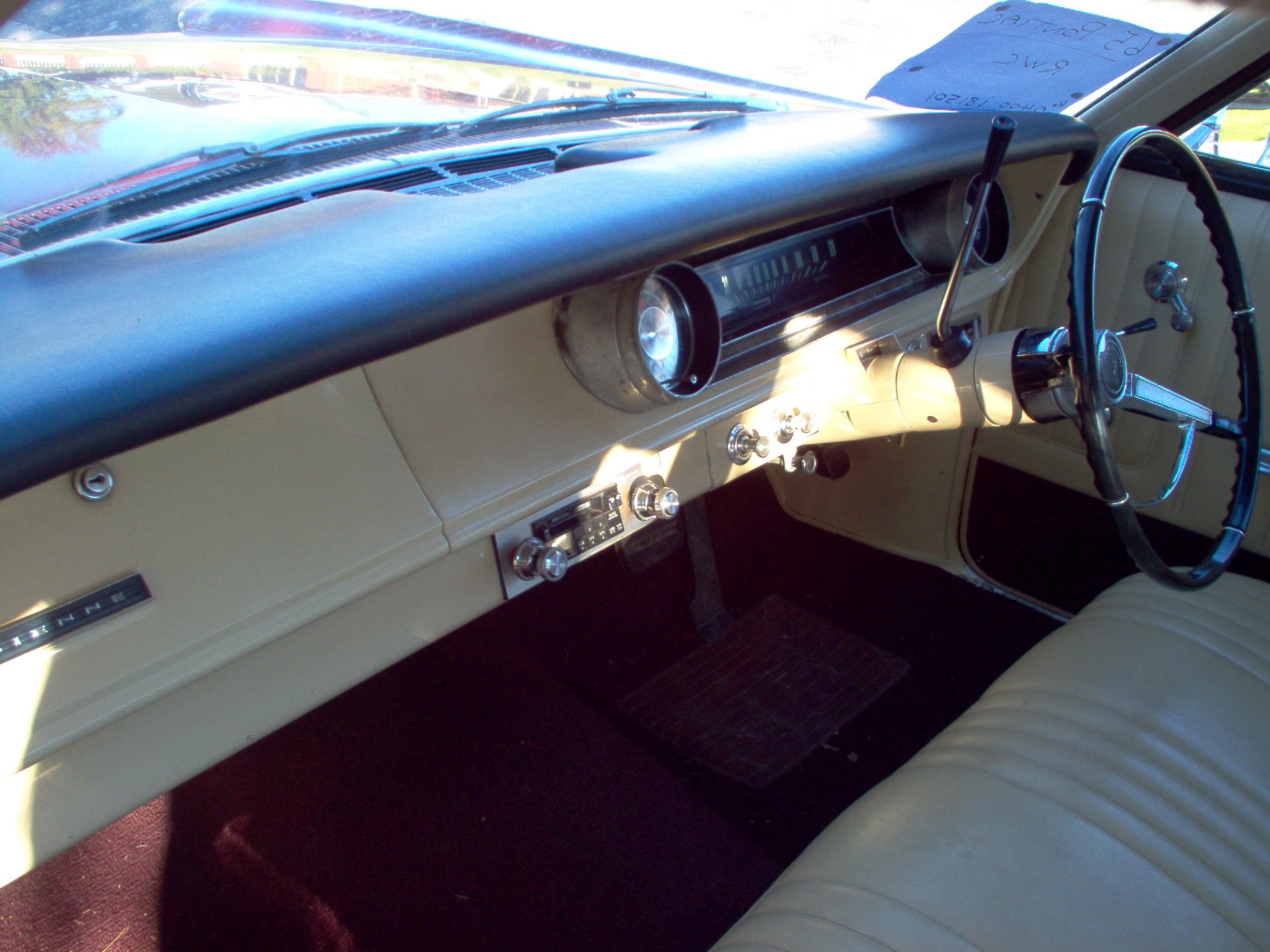 1965 PONTIAC PARISIENNE 2 SP AUTOMATIC 4D SEDAN