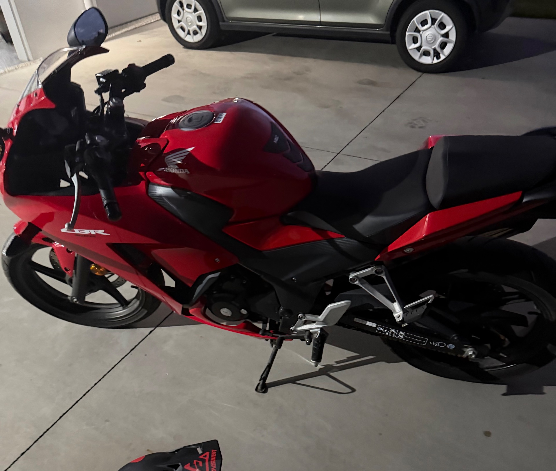 8400km - super low, basically new bike KMs The perfect affordable learner bike.