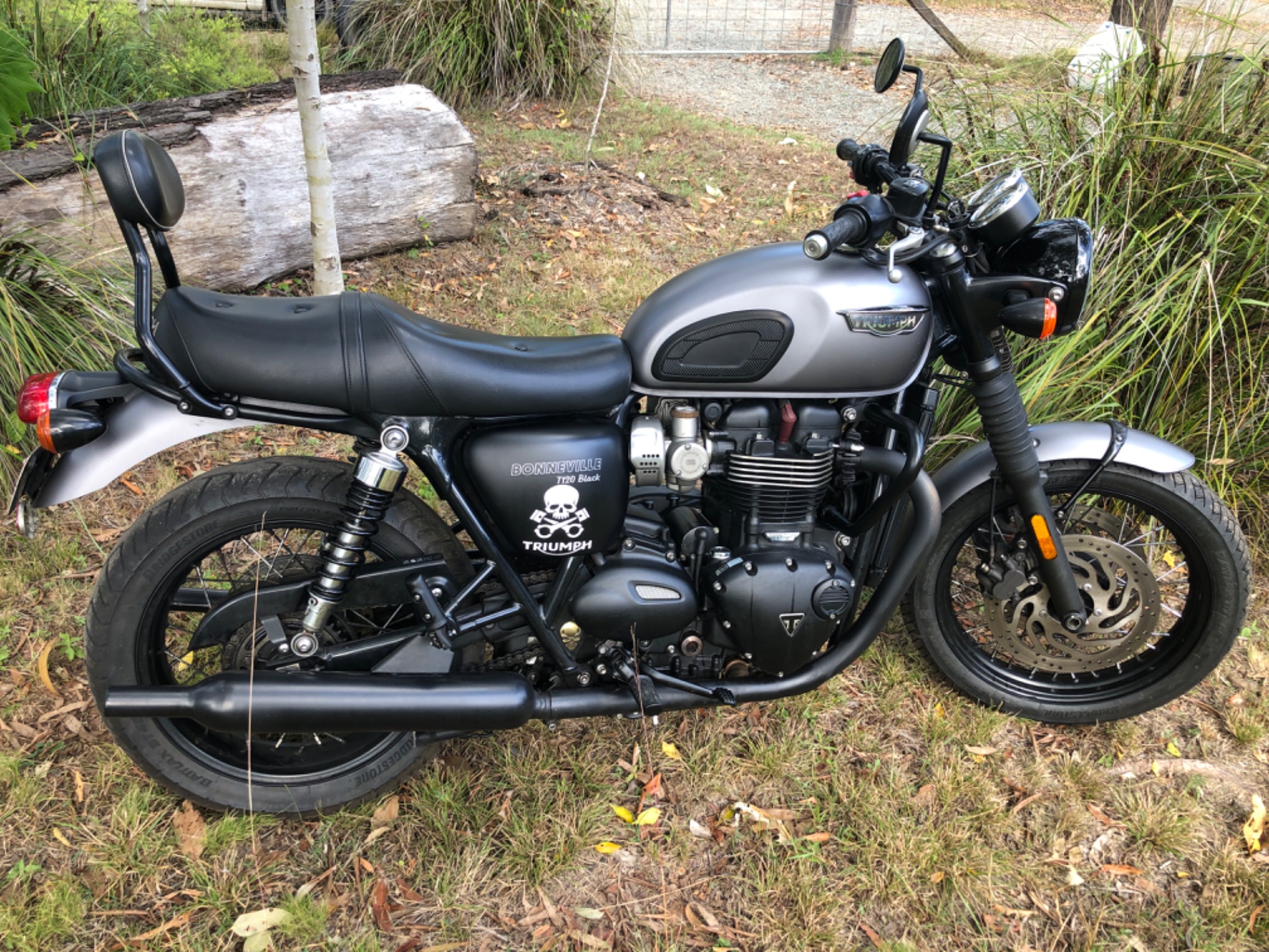 2016 TRIUMPH BONNEVILLE T120 BLACK ROAD