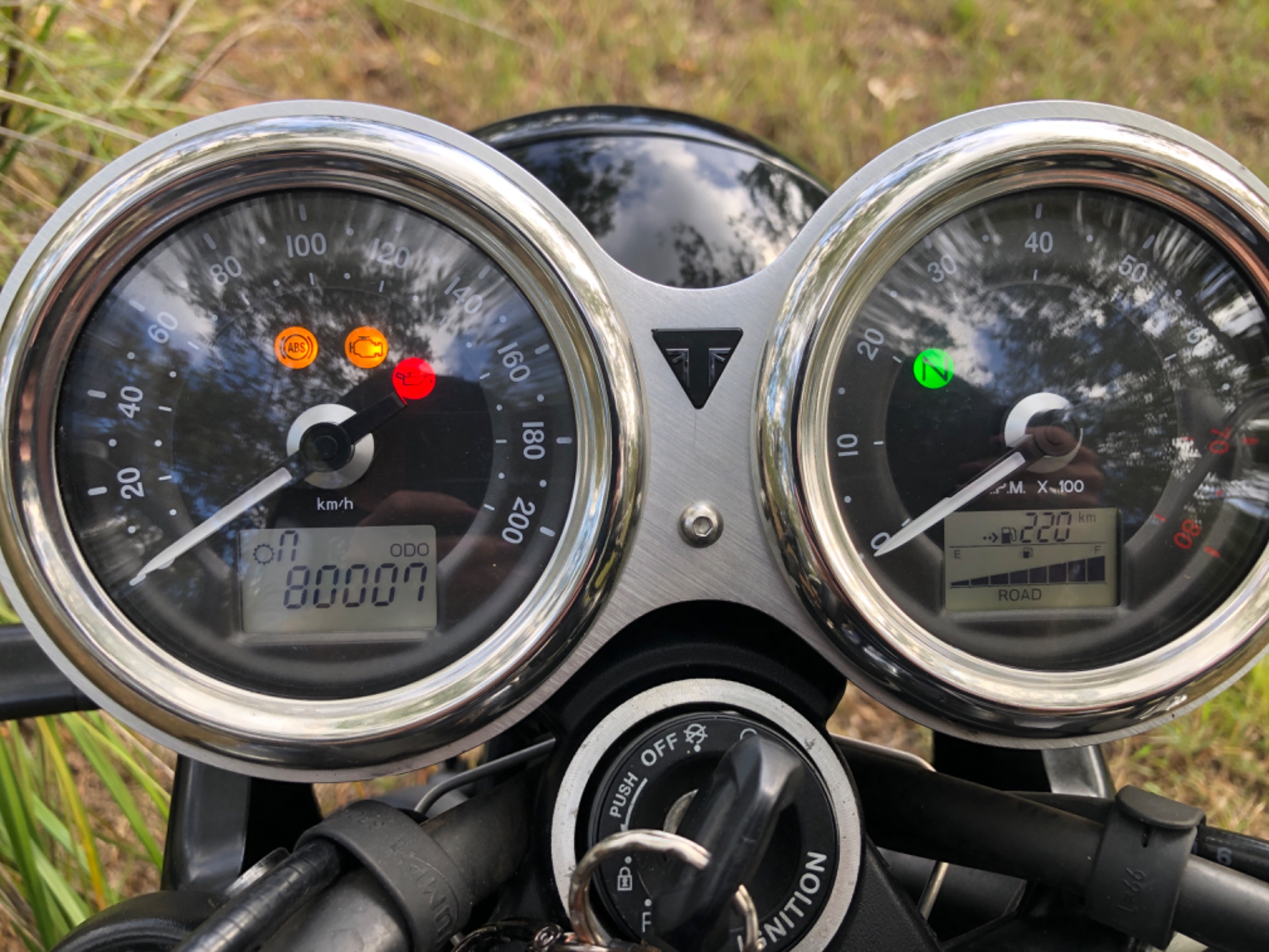 2016 TRIUMPH BONNEVILLE T120 BLACK ROAD