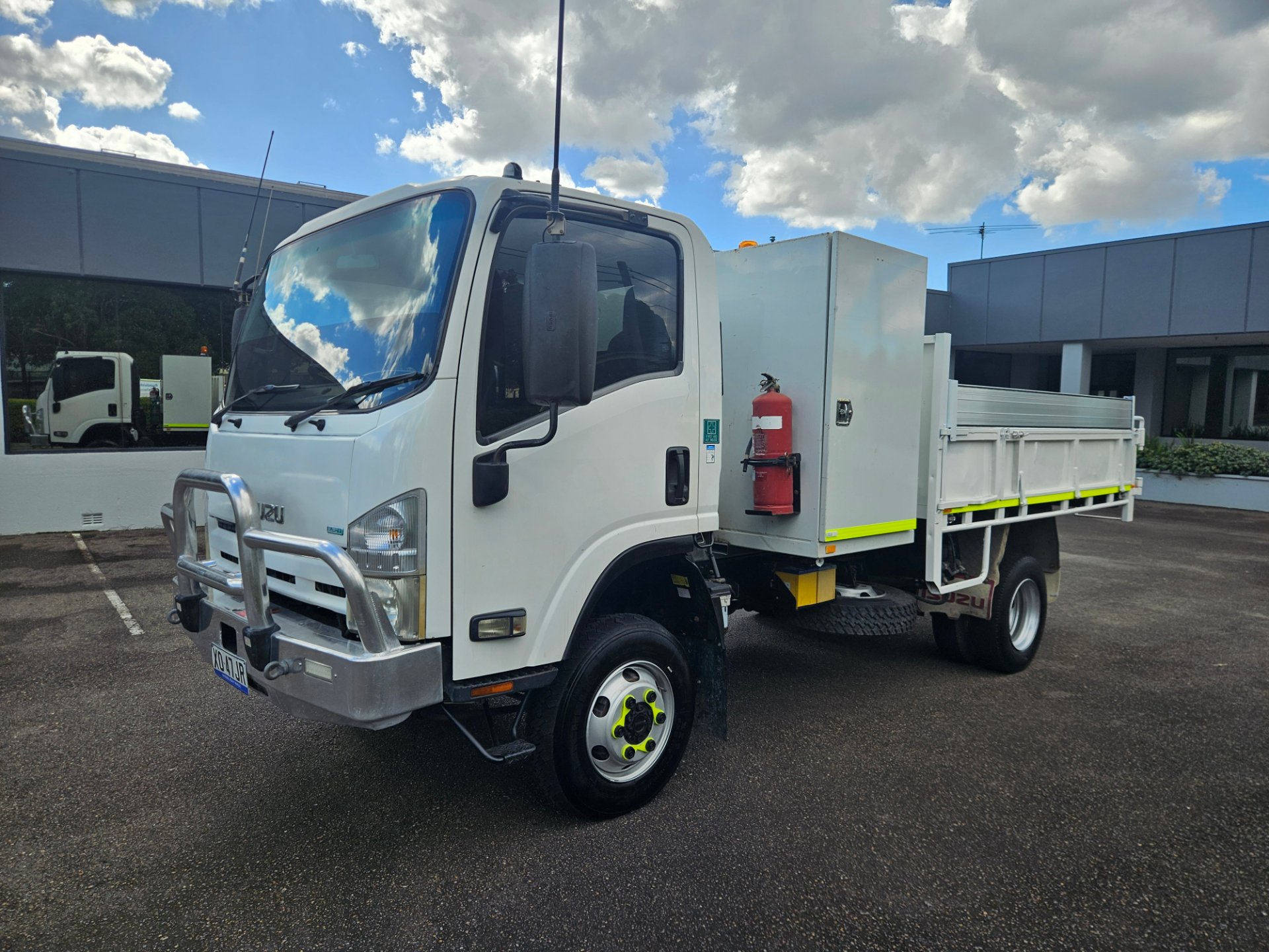 2014 ISUZU NPS 300 4X4 TIPPER TRUCK