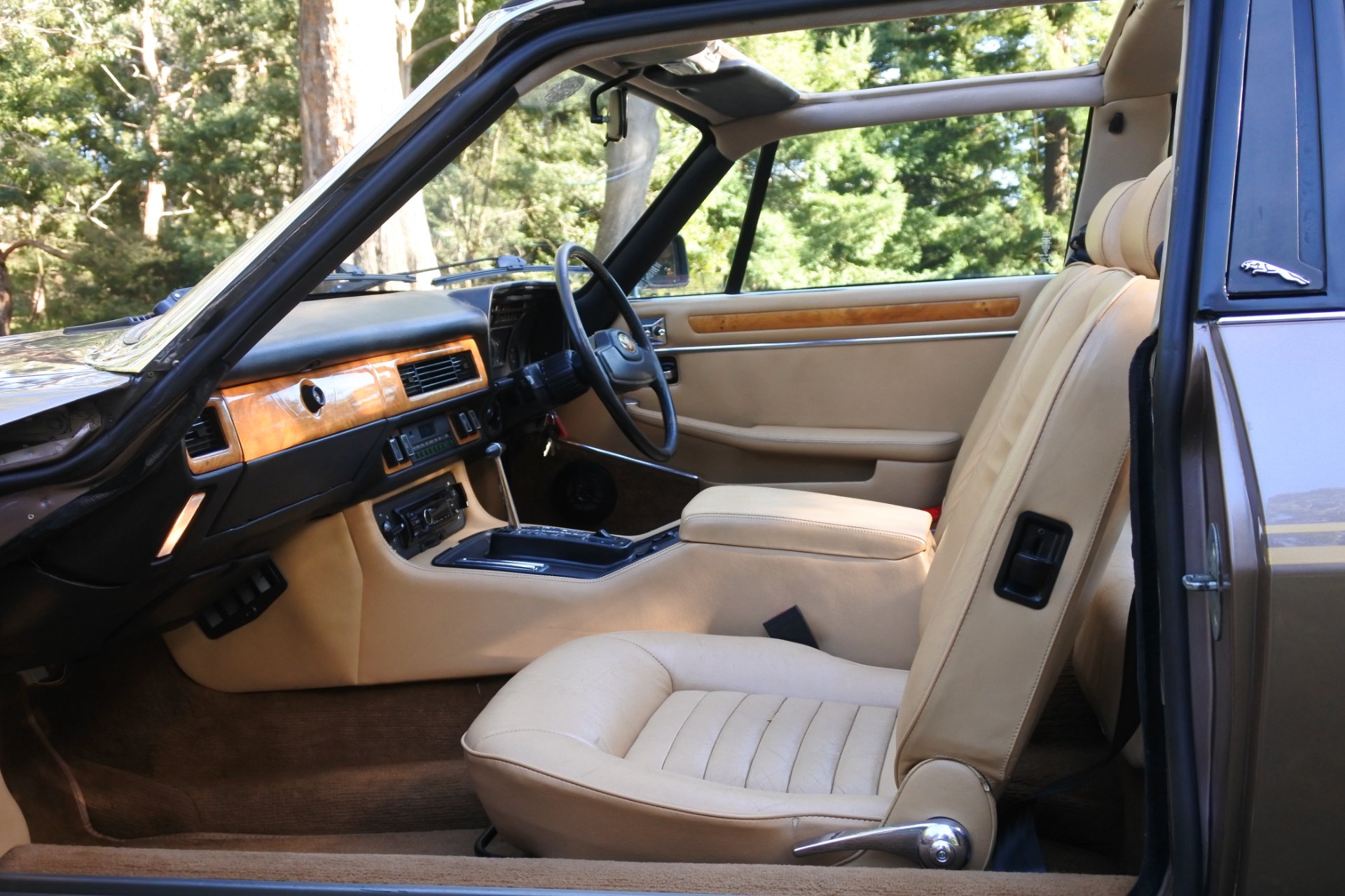 1985 JAGUAR XJSC H.E. 3 SP AUTOMATIC 2D CABRIOLET