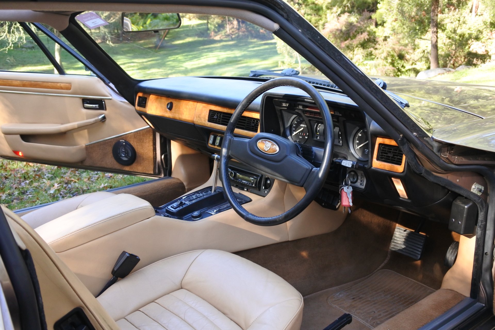 1985 JAGUAR XJSC H.E. 3 SP AUTOMATIC 2D CABRIOLET