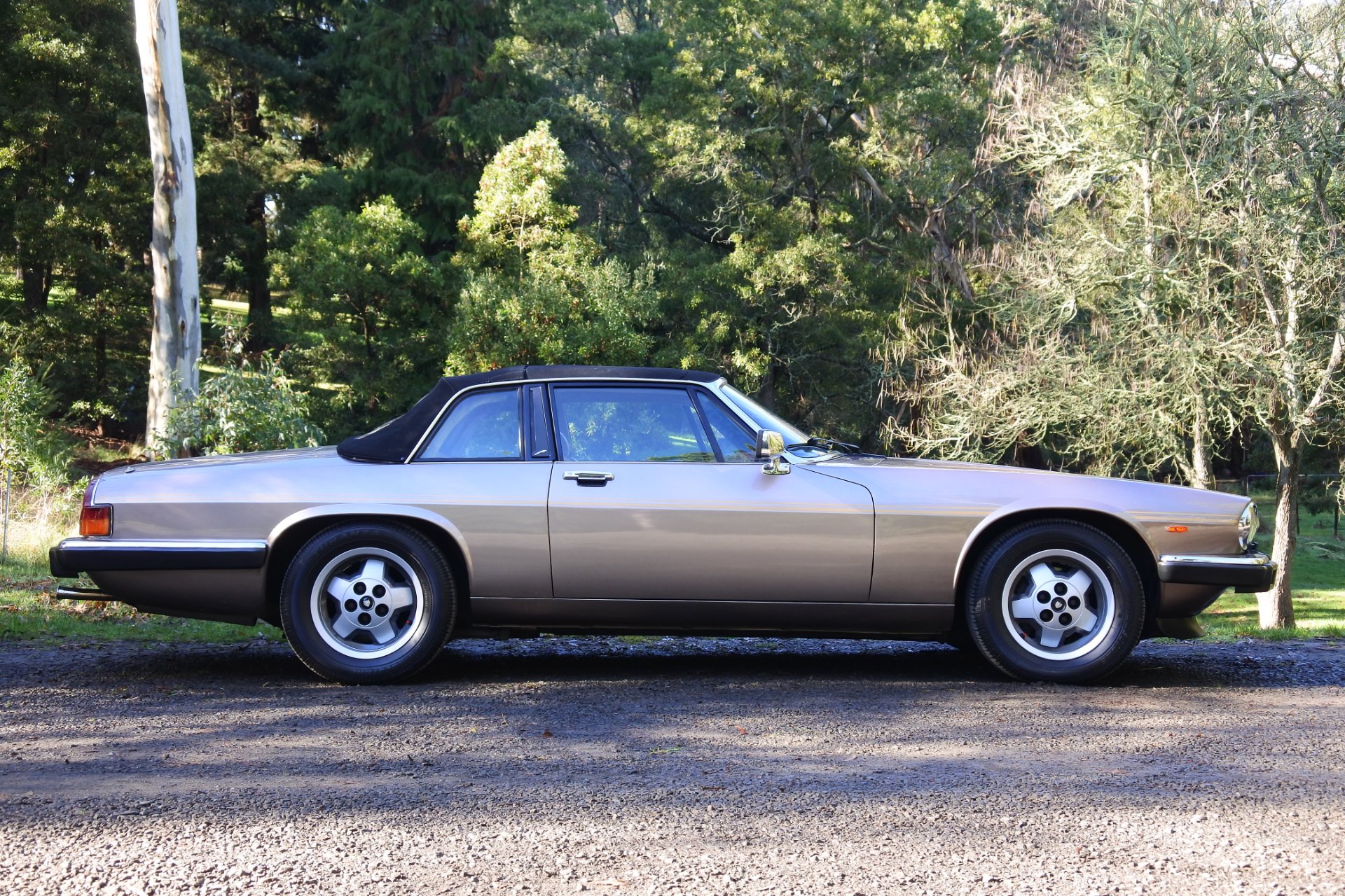 1985 JAGUAR XJSC H.E. 3 SP AUTOMATIC 2D CABRIOLET