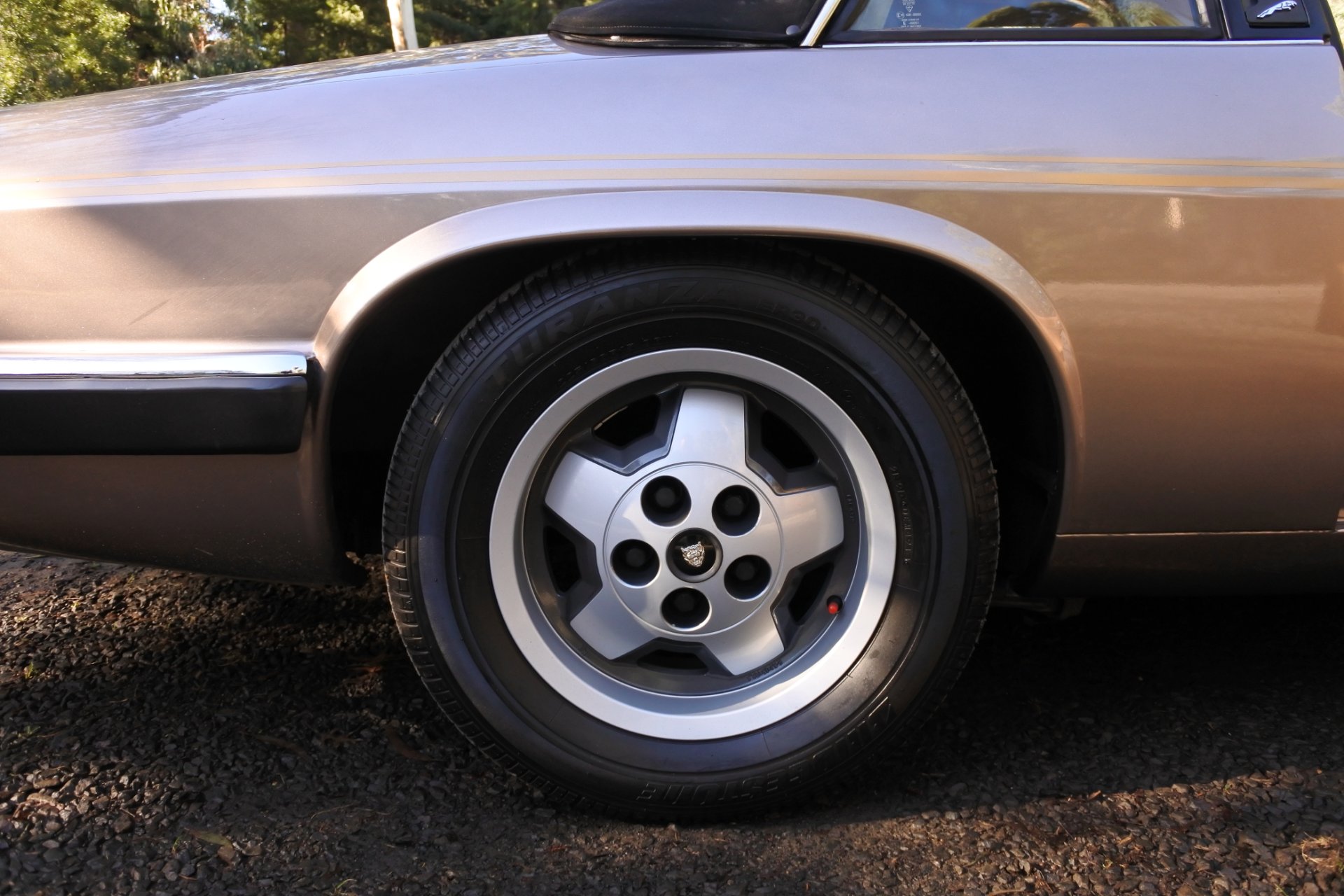 1985 JAGUAR XJSC H.E. 3 SP AUTOMATIC 2D CABRIOLET