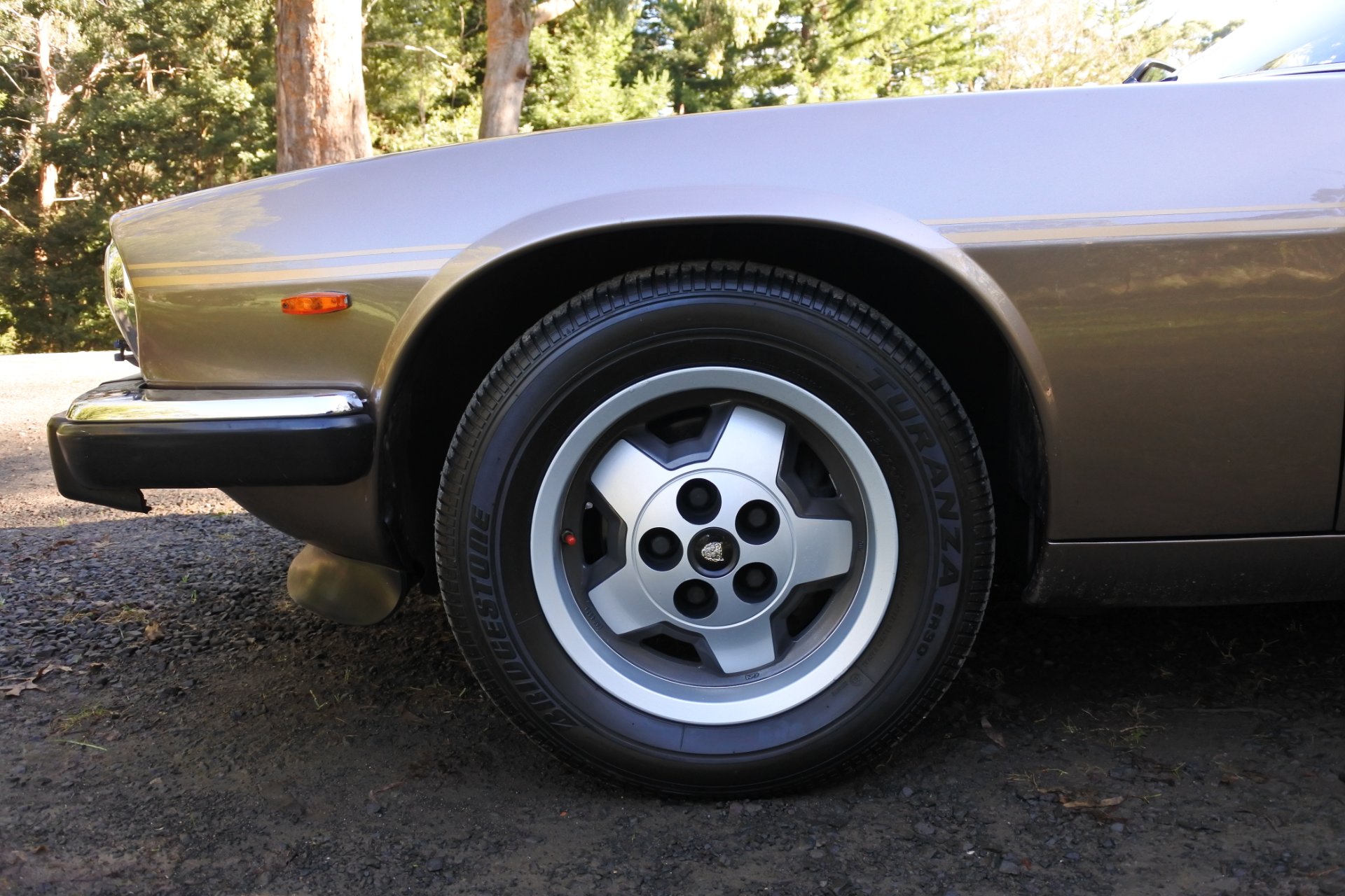 1985 JAGUAR XJSC H.E. 3 SP AUTOMATIC 2D CABRIOLET