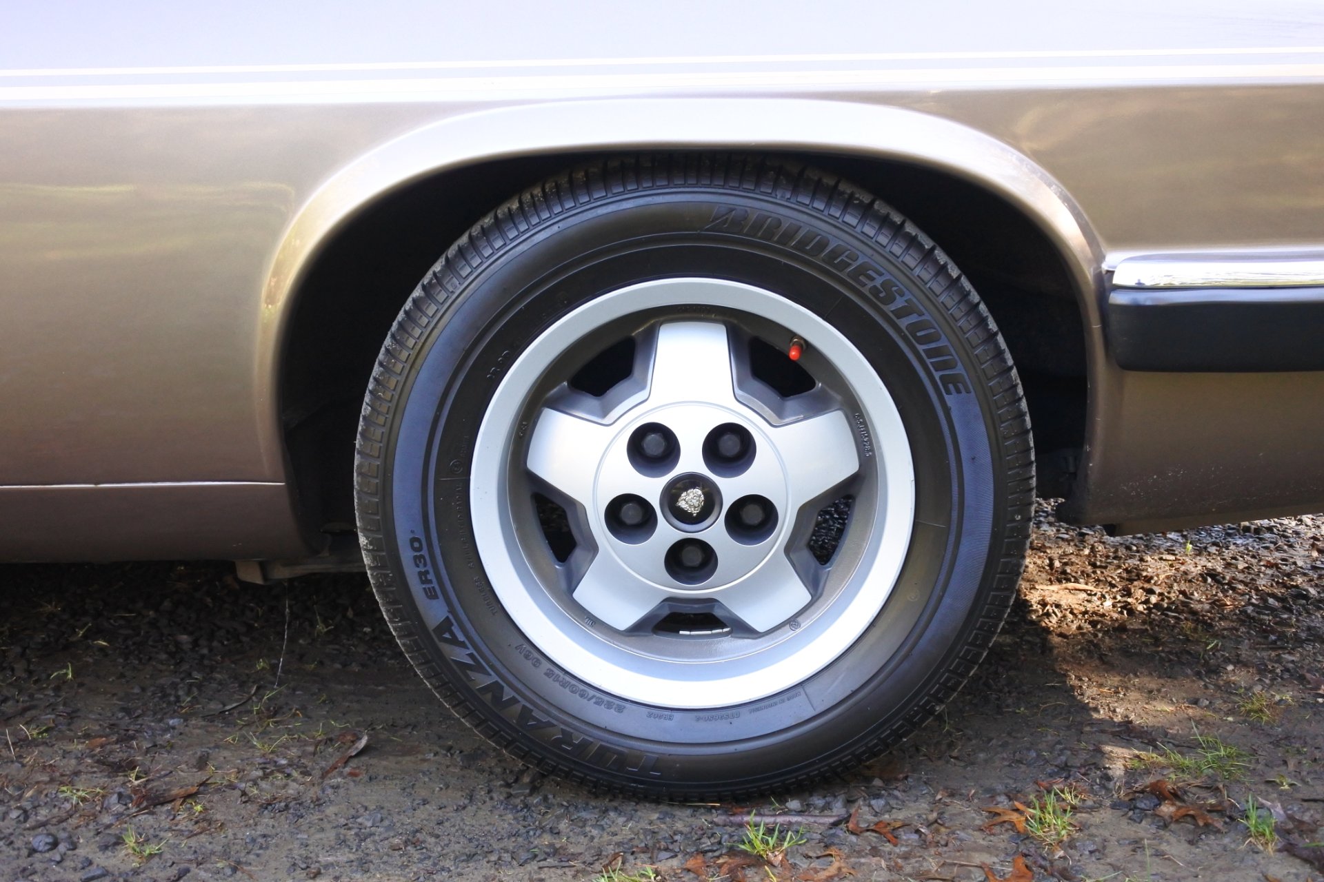 1985 JAGUAR XJSC H.E. 3 SP AUTOMATIC 2D CABRIOLET