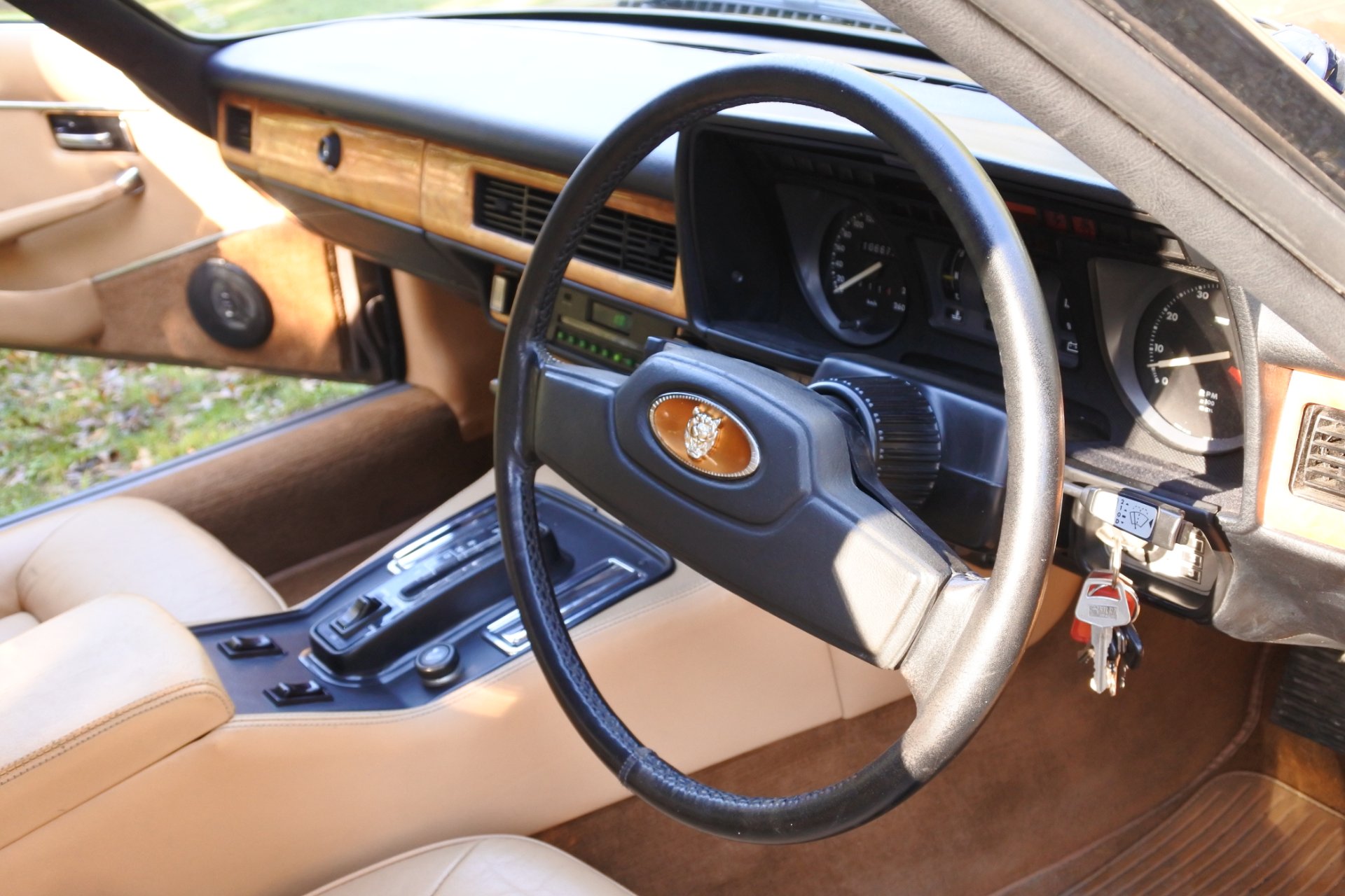 1985 JAGUAR XJSC H.E. 3 SP AUTOMATIC 2D CABRIOLET
