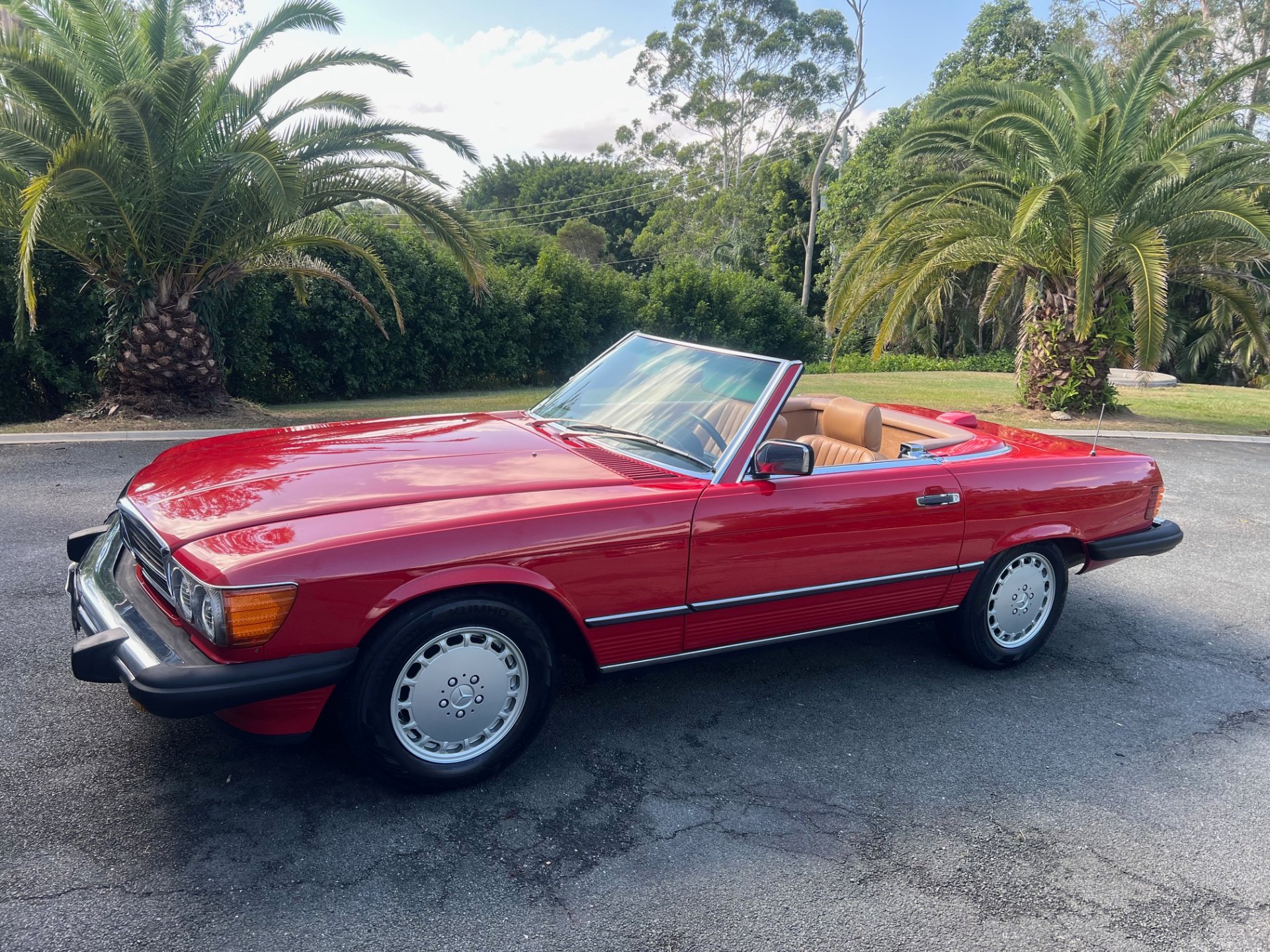 1986 MERCEDES-BENZ 560 SL 4 SP AUTOMATIC 2D CONVERTIBLE