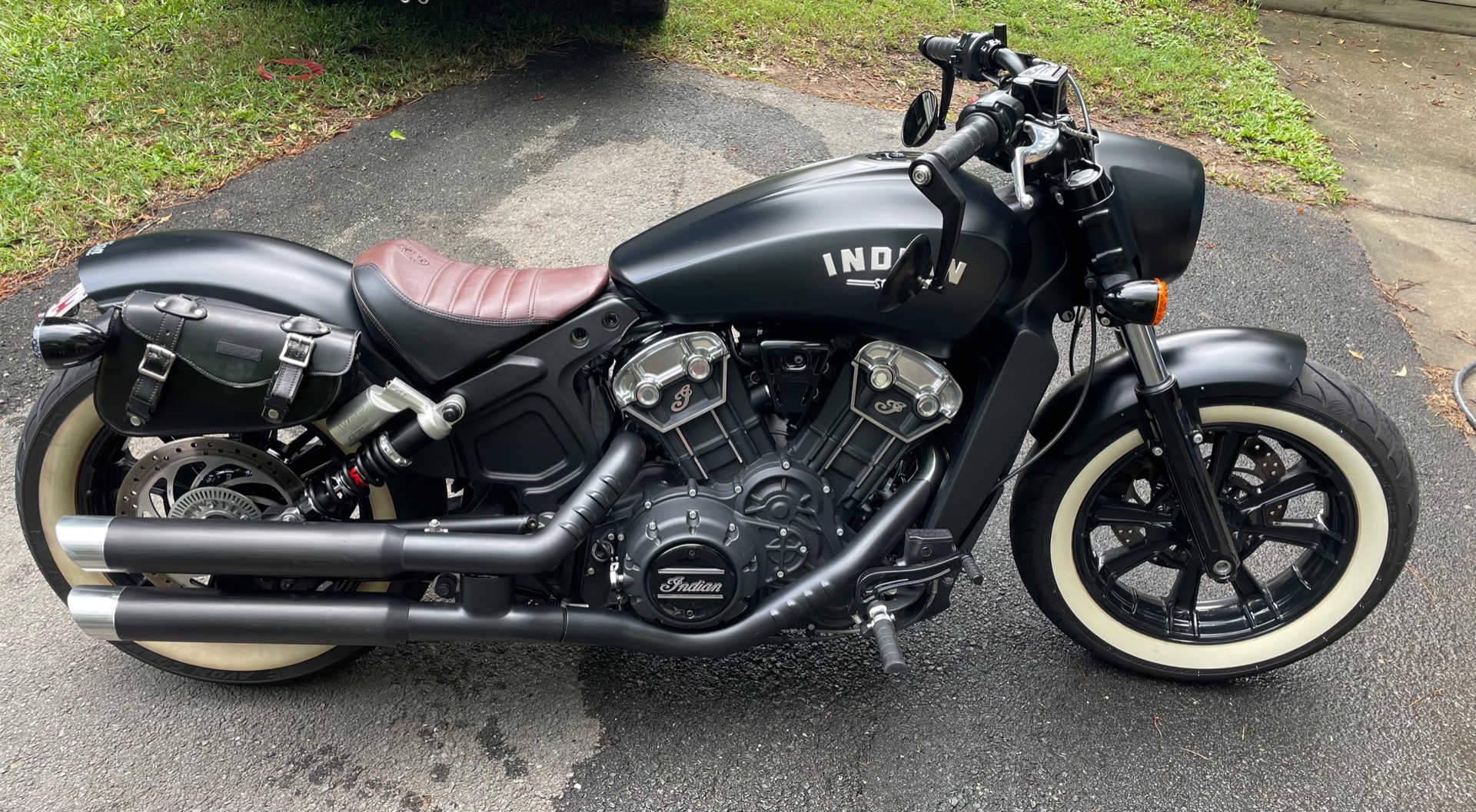 2018 INDIAN SCOUT BOBBER THUNDER BLK SMOKE CRUISER