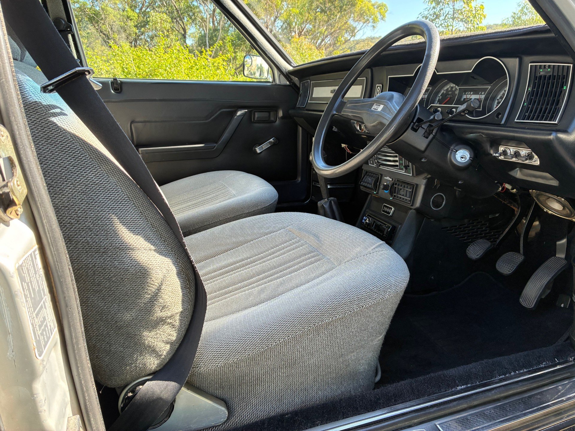 1981 LANCIA BETA 2000 5 SP MANUAL 4D SEDAN