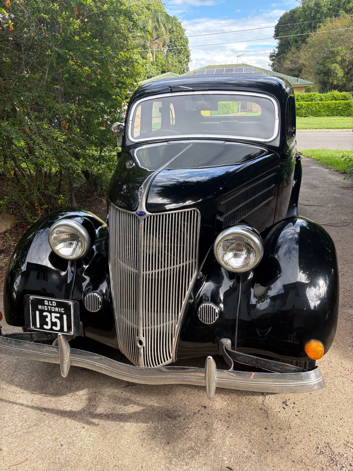 1936 FORD V8 SEDAN 