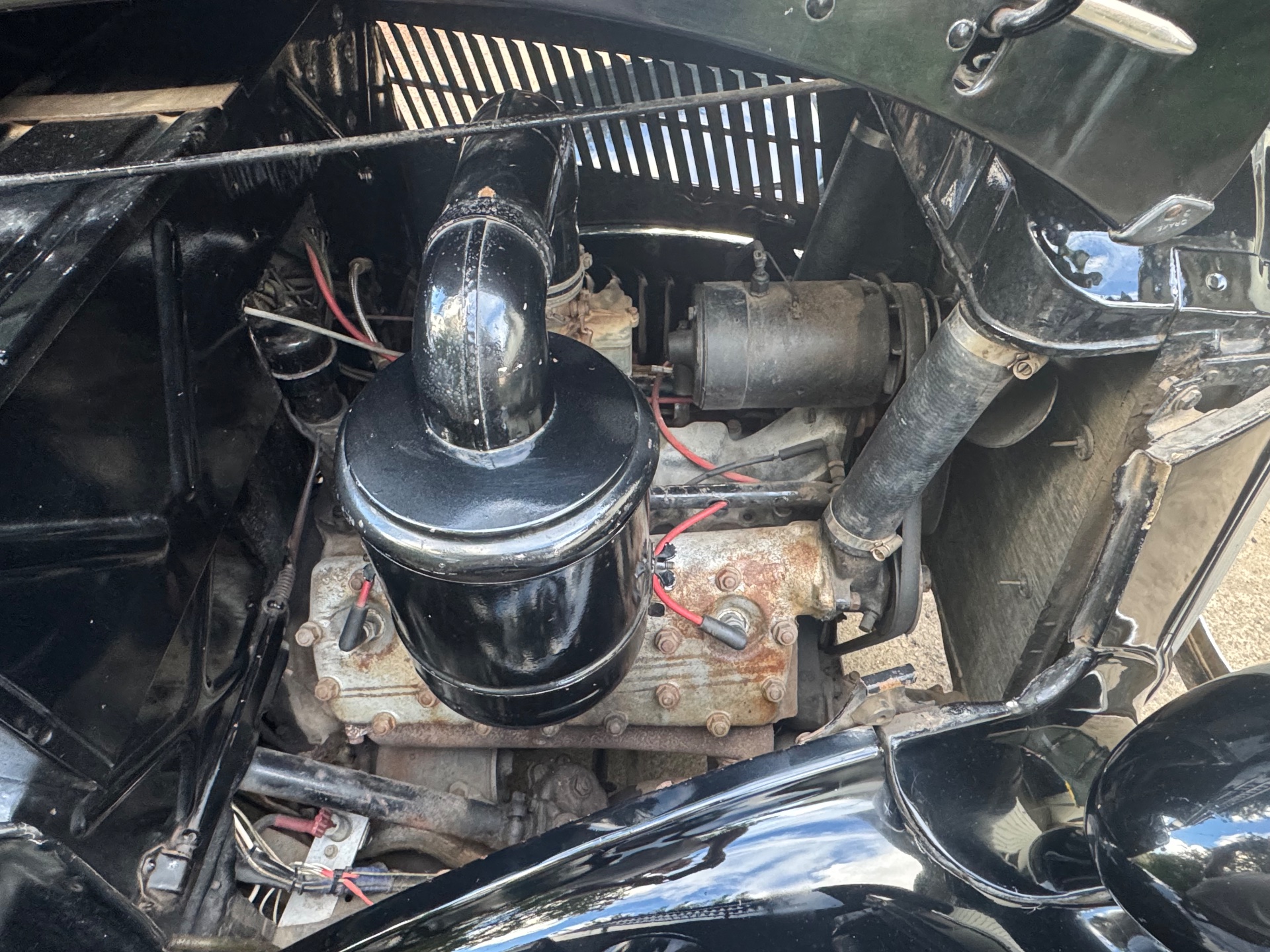 1936 FORD V8 SEDAN 