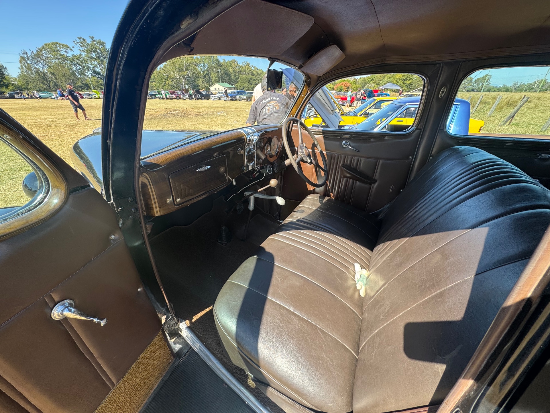 1936 FORD V8 SEDAN 