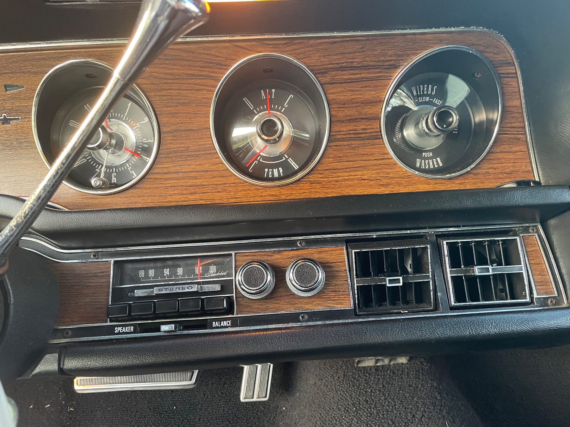 1971 FORD THUNDERBIRD AUTOMATIC COUPE