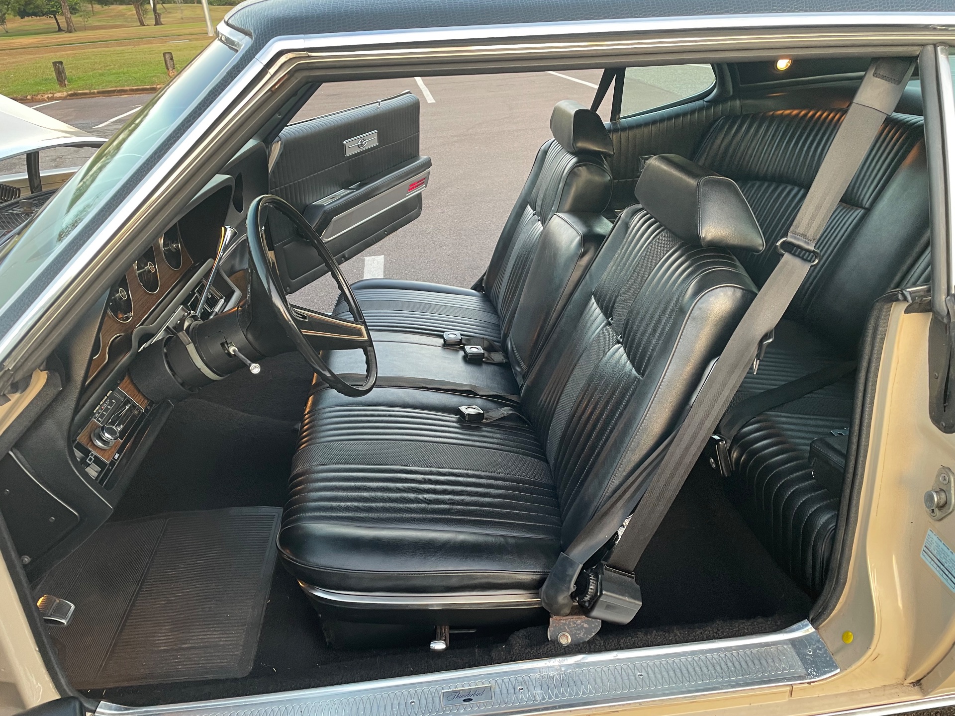 1971 FORD THUNDERBIRD AUTOMATIC COUPE
