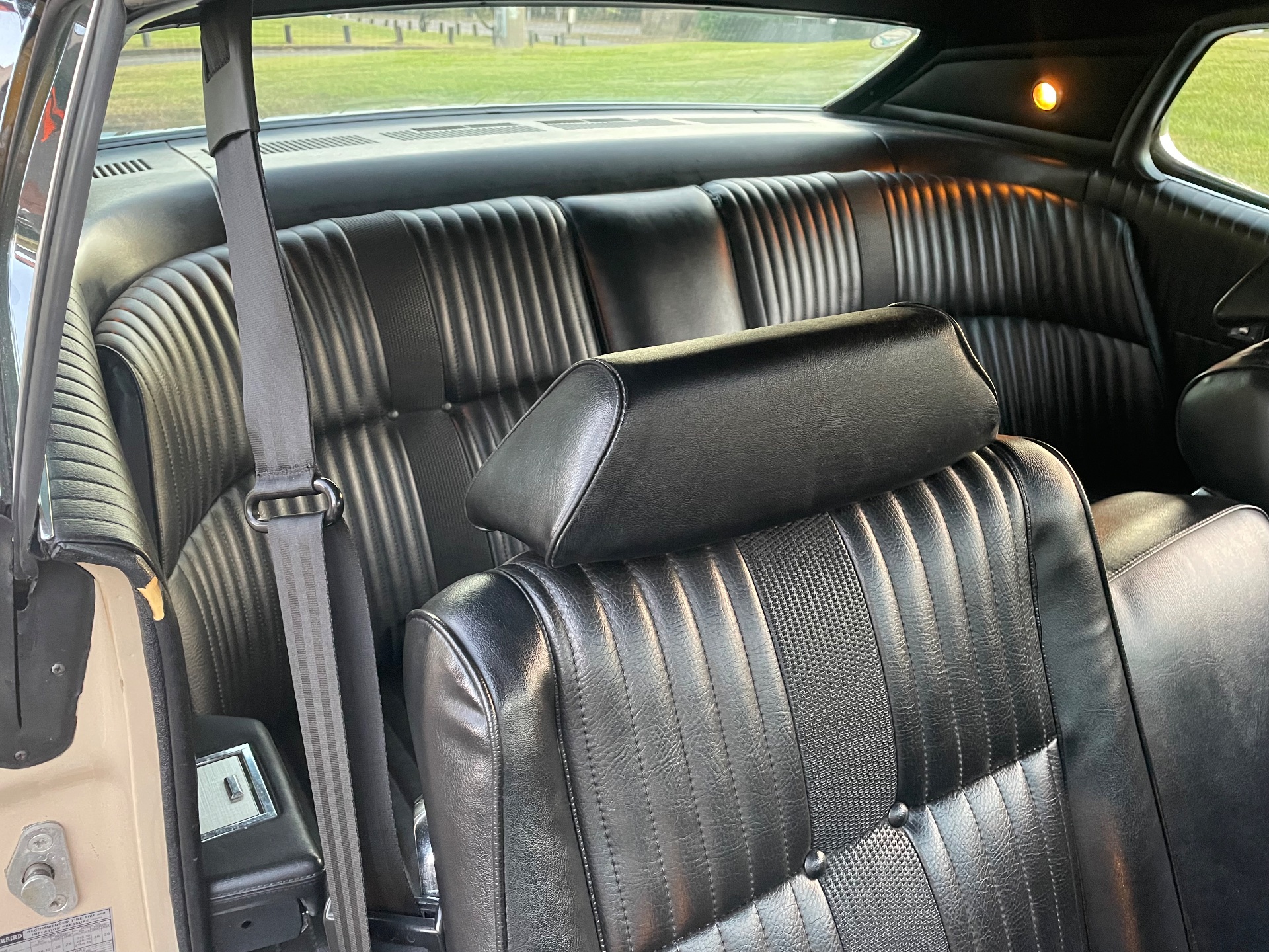 1971 FORD THUNDERBIRD AUTOMATIC COUPE