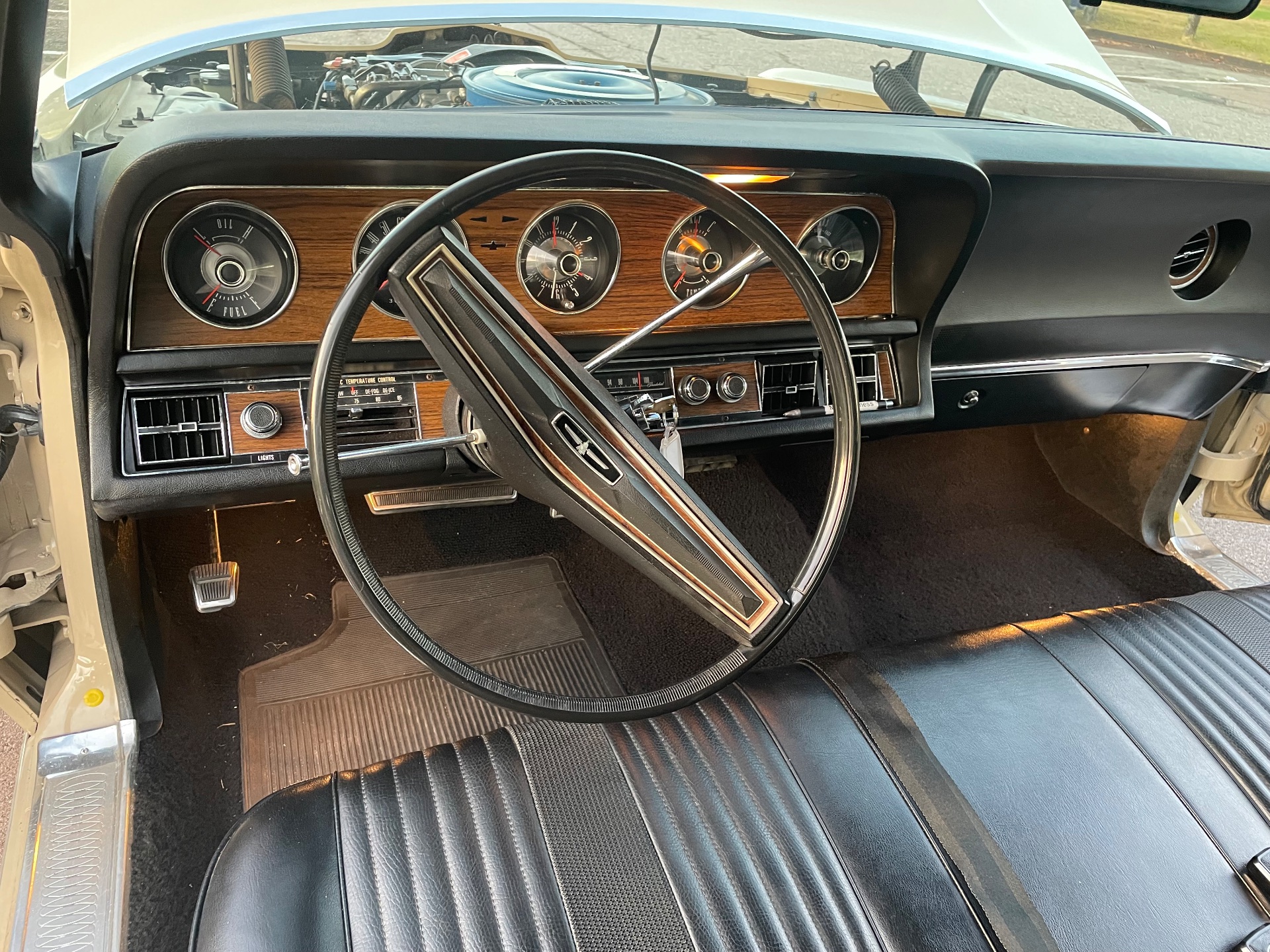 1971 FORD THUNDERBIRD AUTOMATIC COUPE