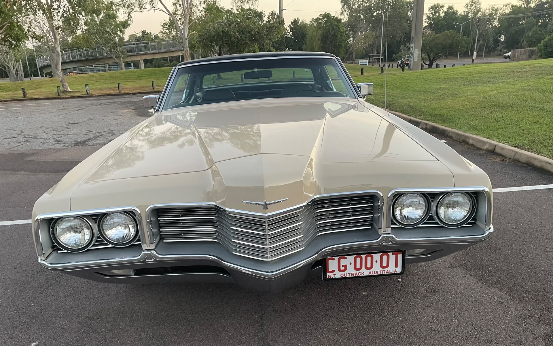 1971 FORD THUNDERBIRD AUTOMATIC COUPE