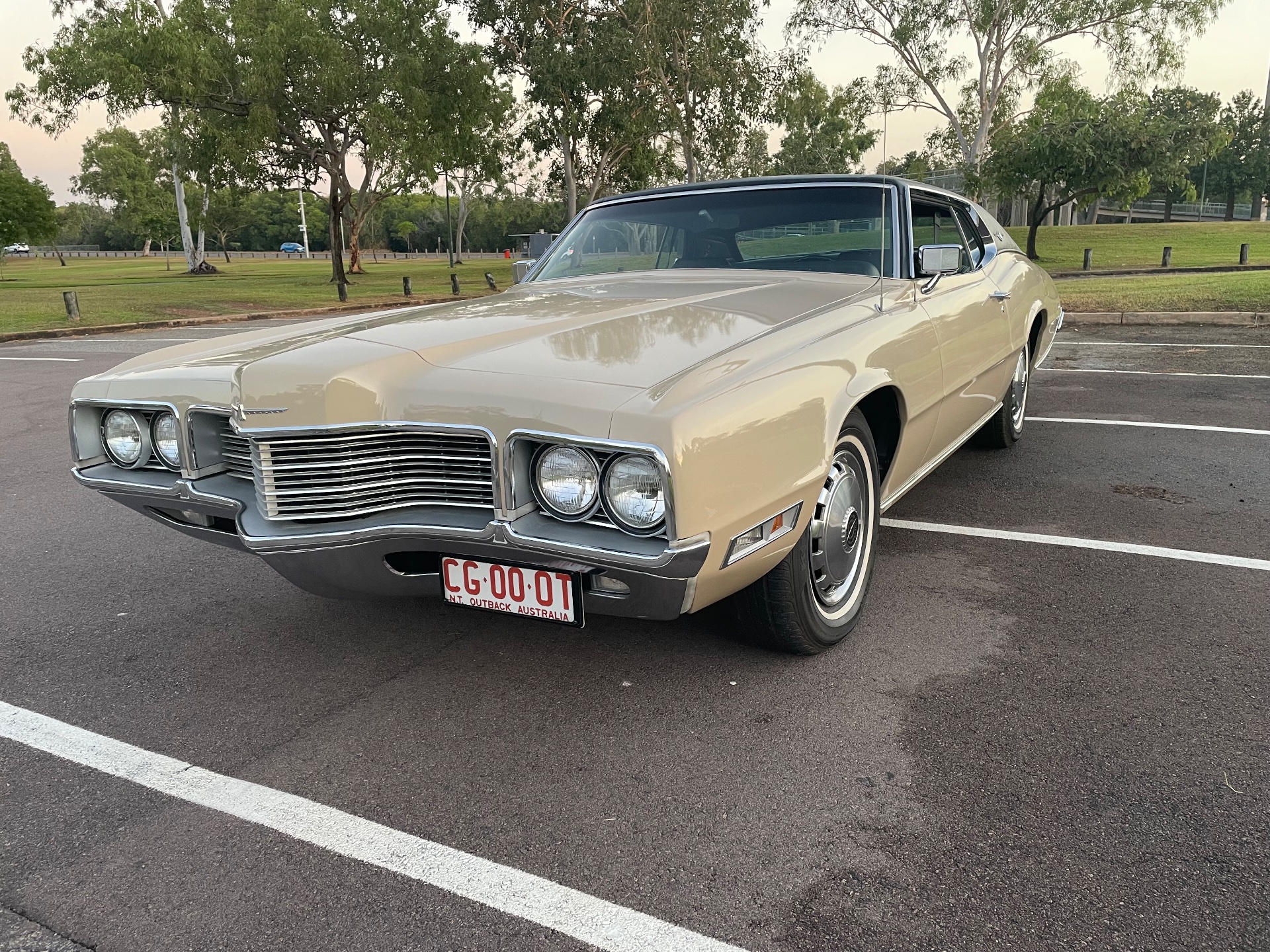 1971 FORD THUNDERBIRD AUTOMATIC COUPE