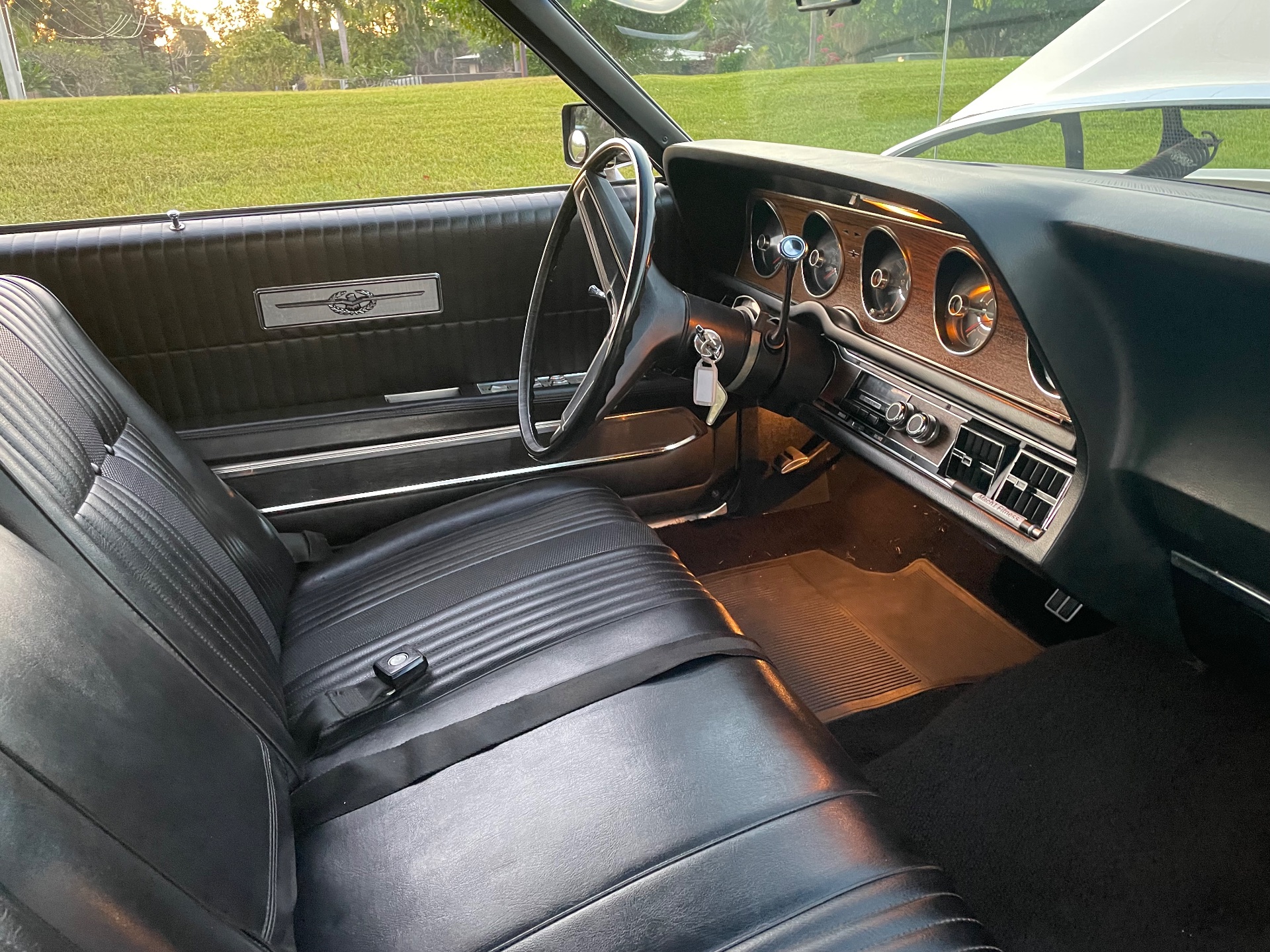 1971 FORD THUNDERBIRD AUTOMATIC COUPE