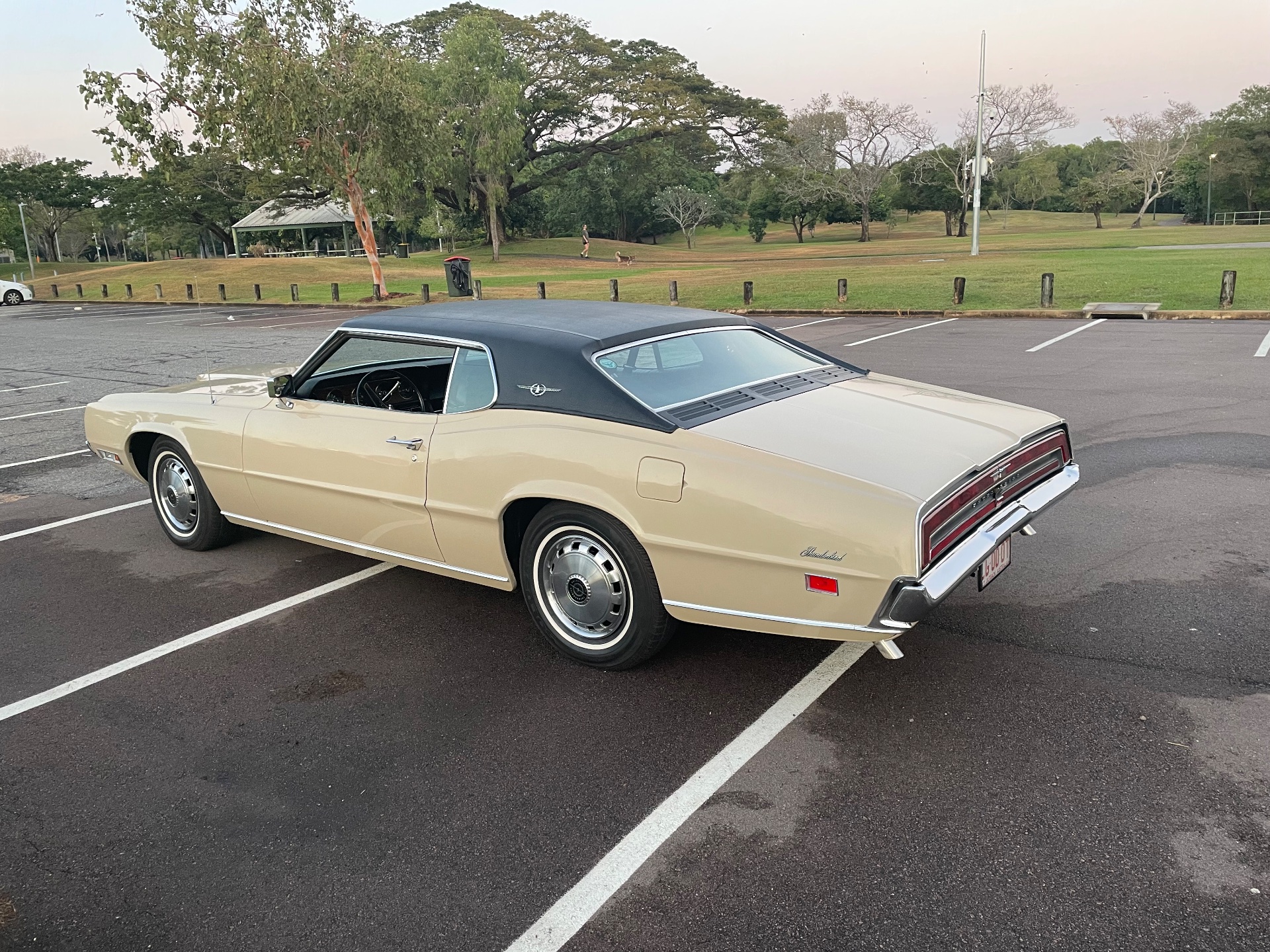 1971 FORD THUNDERBIRD AUTOMATIC COUPE