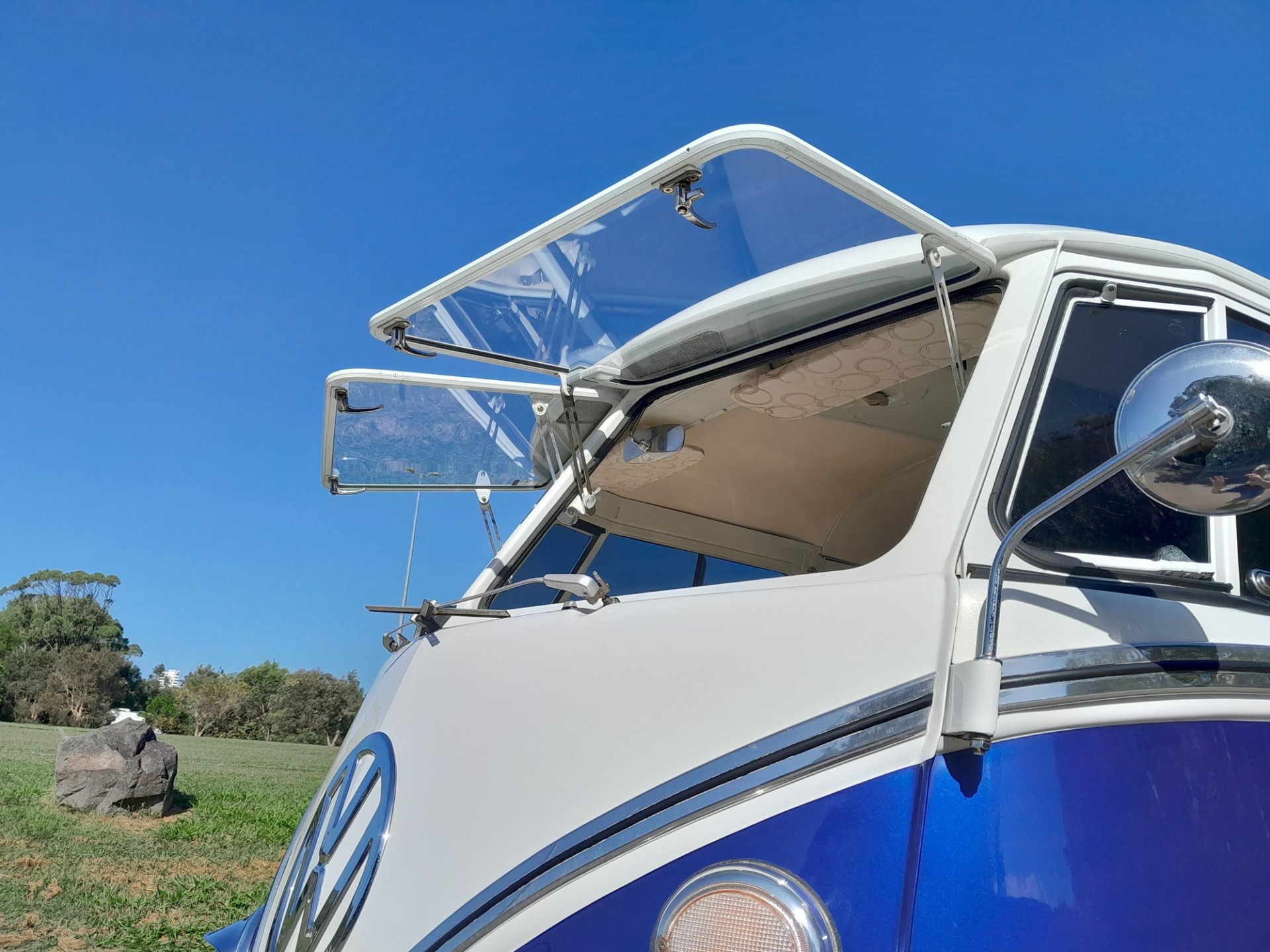 1965 VOLKSWAGEN KOMBI SPLIT-SCREEN 
