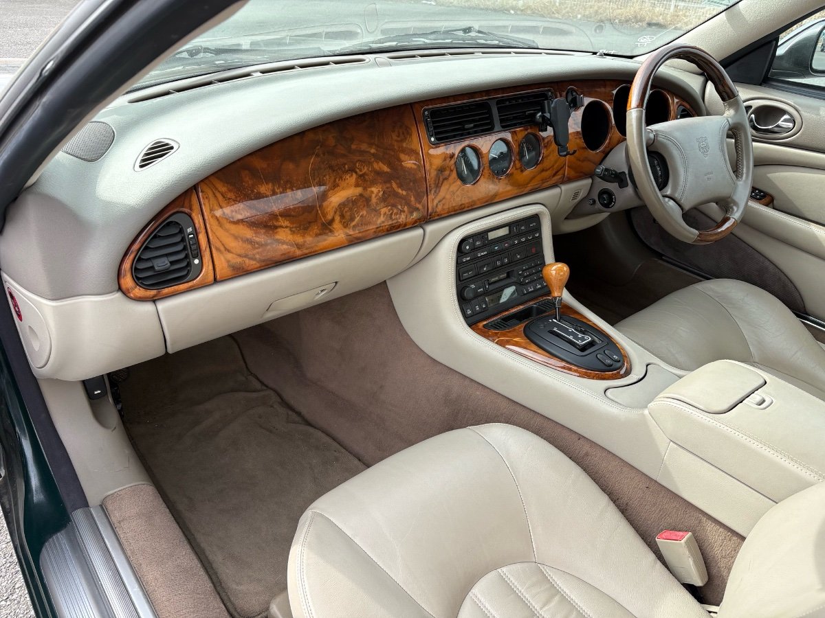 1997 JAGUAR XK8 CLASSIC 5 SP AUTOMATIC 2D COUPE