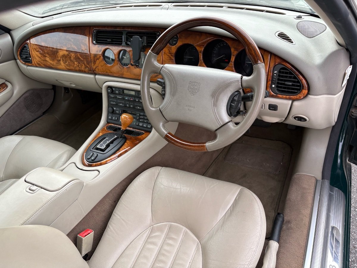 1997 JAGUAR XK8 CLASSIC 5 SP AUTOMATIC 2D COUPE