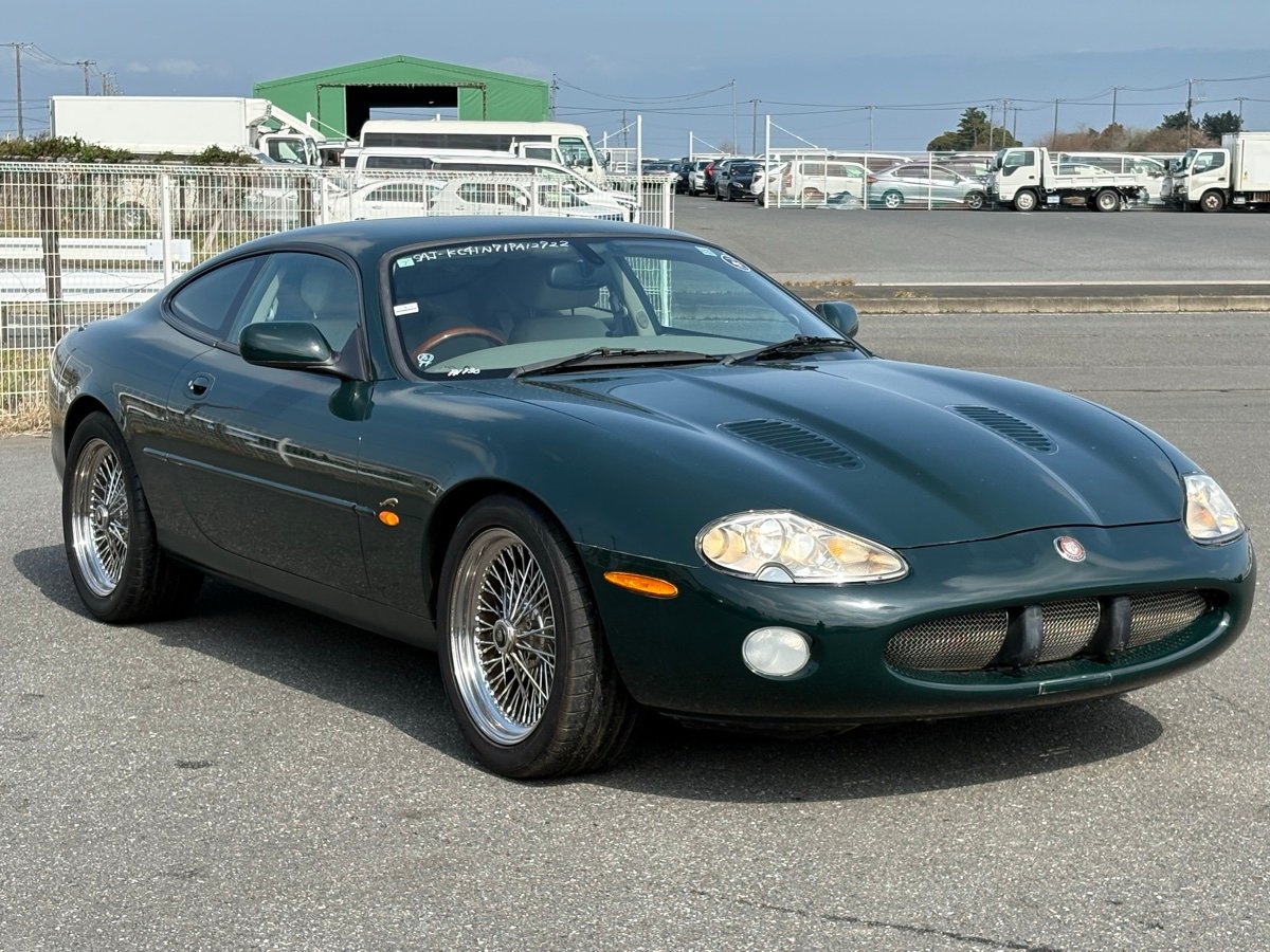 2001 JAGUAR XKR MY01 CLASSIC 5 SP AUTOMATIC 2D COUPE