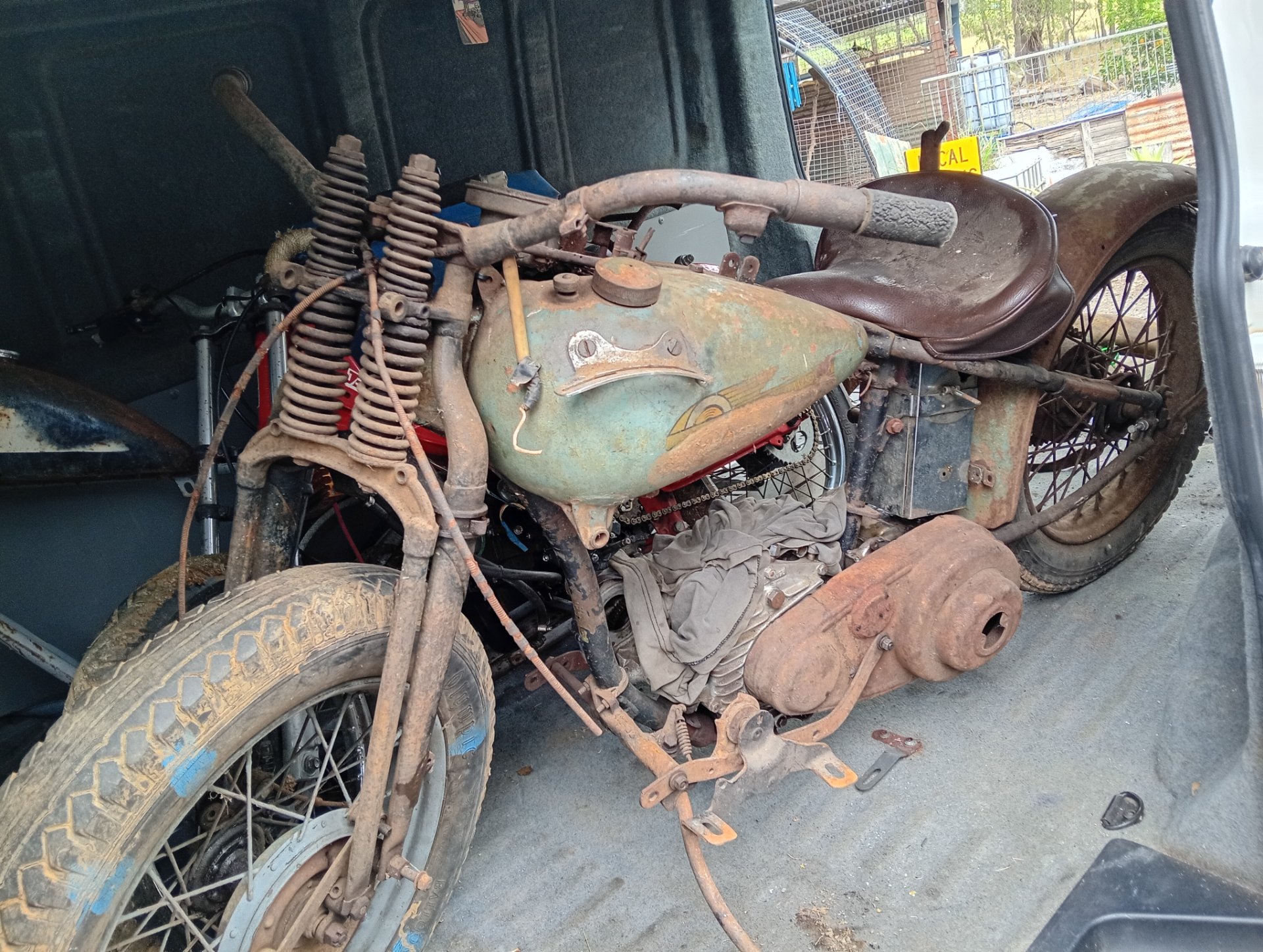 1942 HARLEY-DAVIDSON WLA 750 ROAD