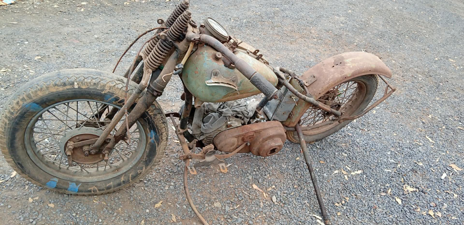 1942 HARLEY-DAVIDSON WLA 750 ROAD