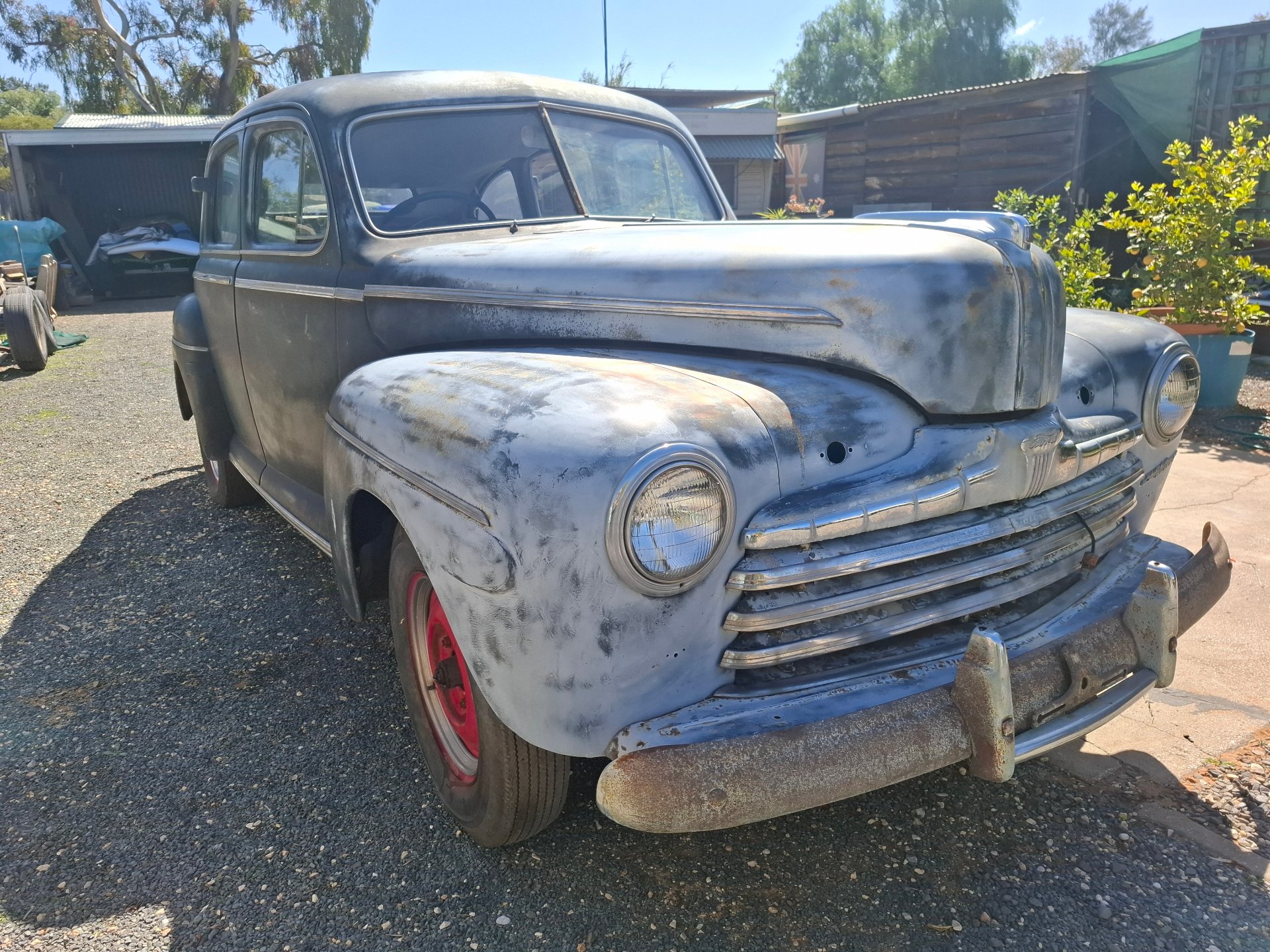 1946 FORD SUPER DELUXE SEDAN