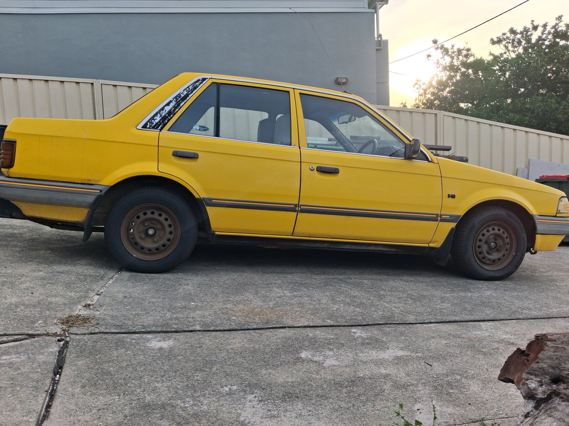1988 FORD LASER KE GL 5 SP MANUAL 4D SEDAN