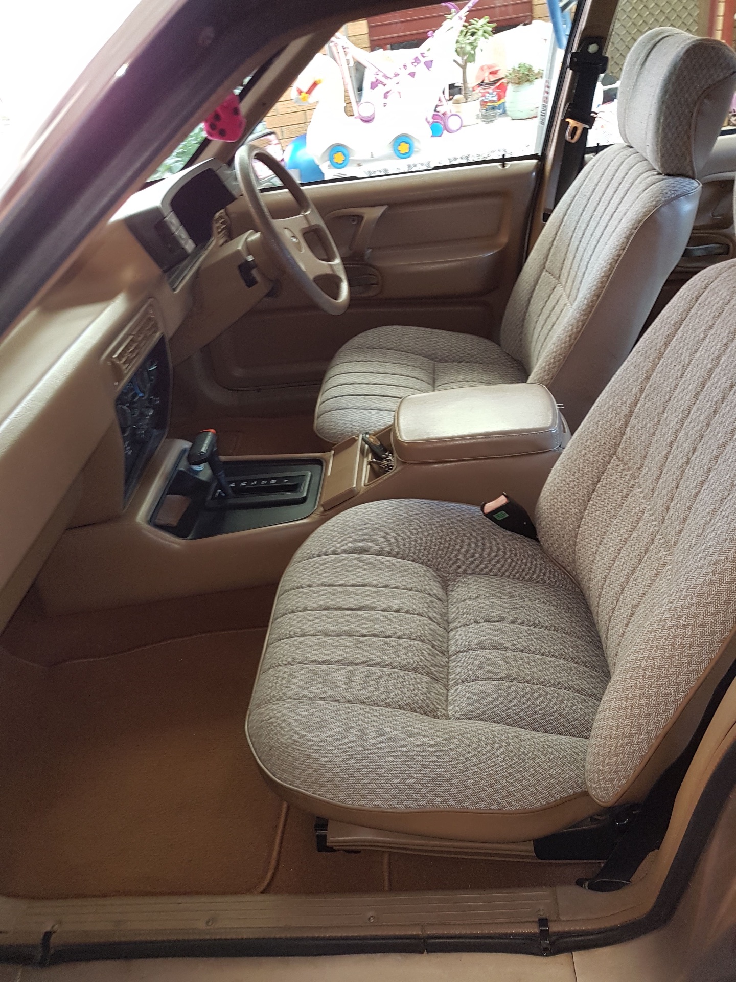 1987 FORD FALCON XF GL 3 SP AUTOMATIC 4D SEDAN