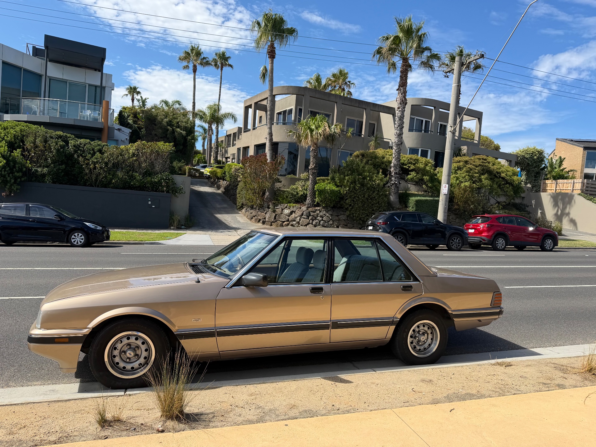 1987 FORD FALCON XF GL 3 SP AUTOMATIC 4D SEDAN