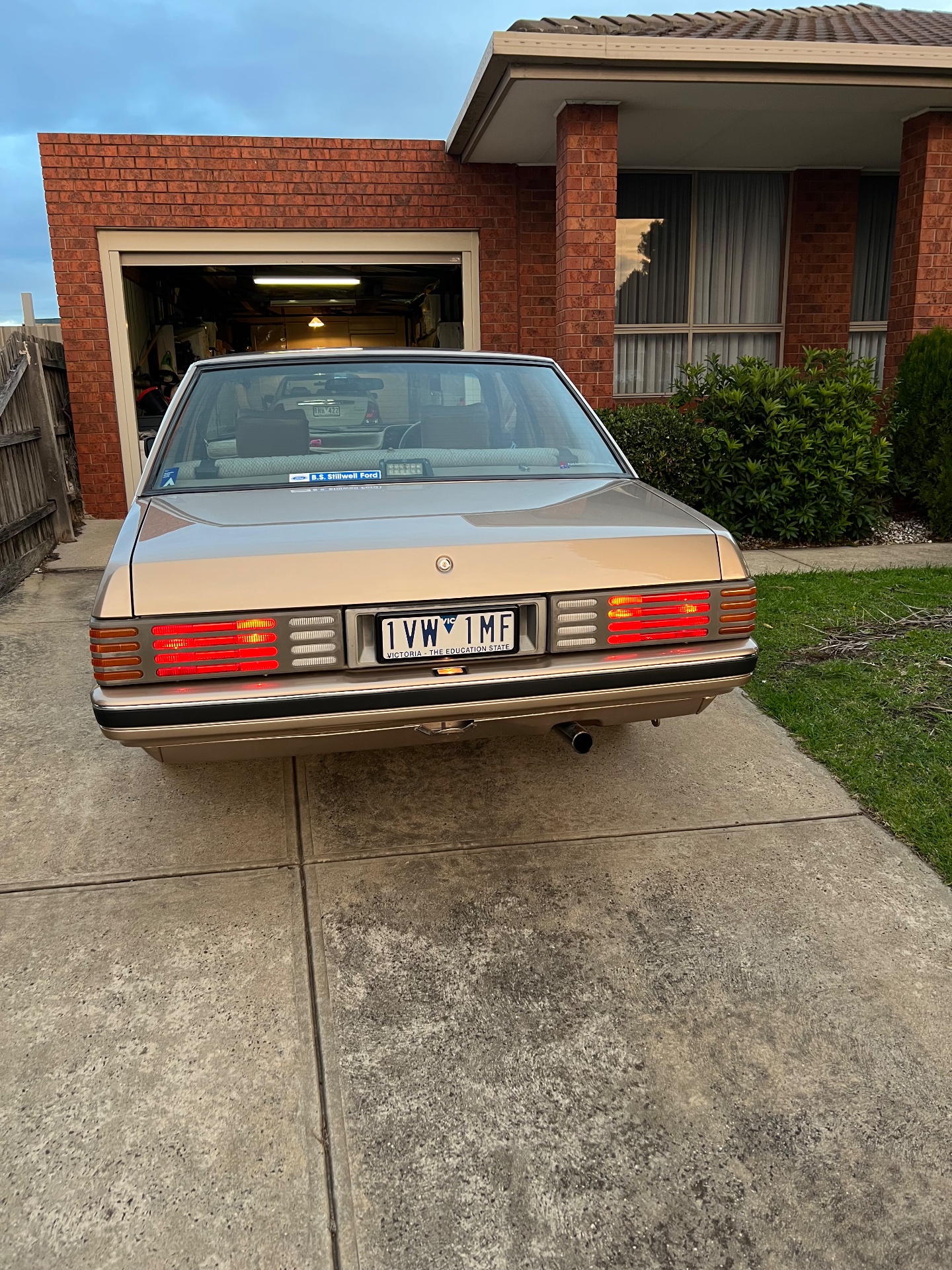 1987 FORD FALCON XF GL 3 SP AUTOMATIC 4D SEDAN