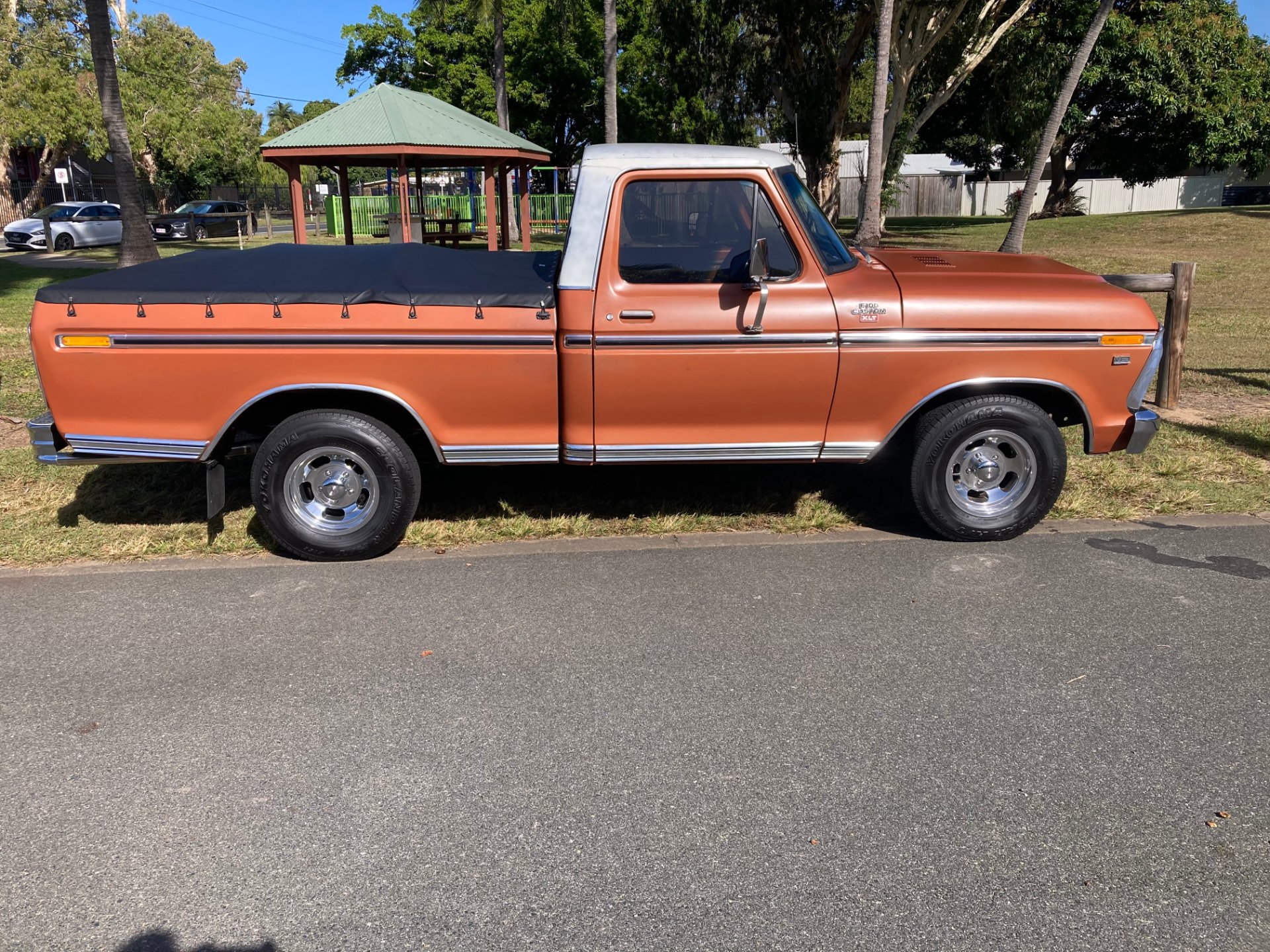 1977 FORD F100 XLT SWB AUTOMATIC UTILITY