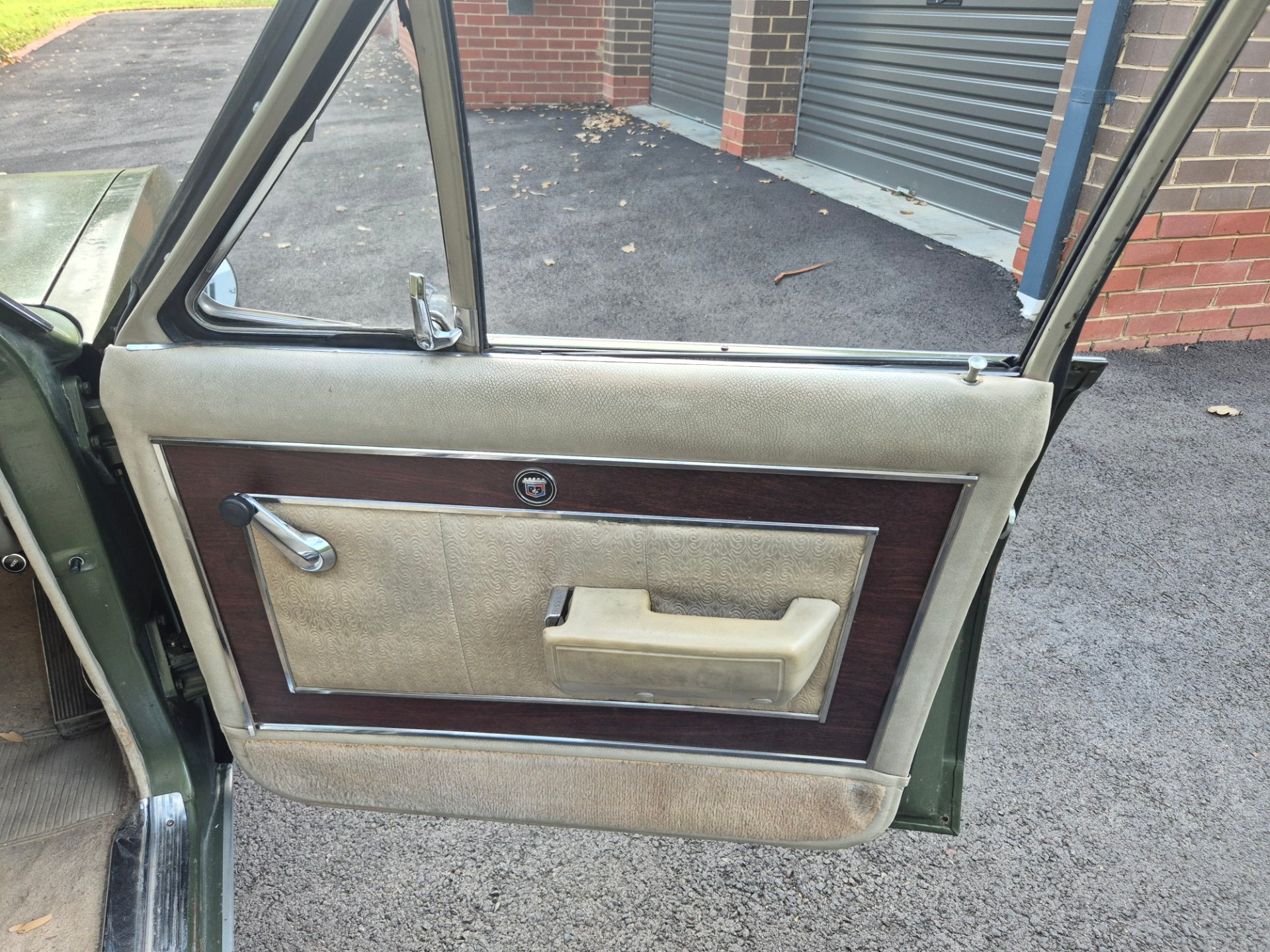 1970 HOLDEN BROUGHAM HT 2 SP AUTOMATIC 4D SEDAN 