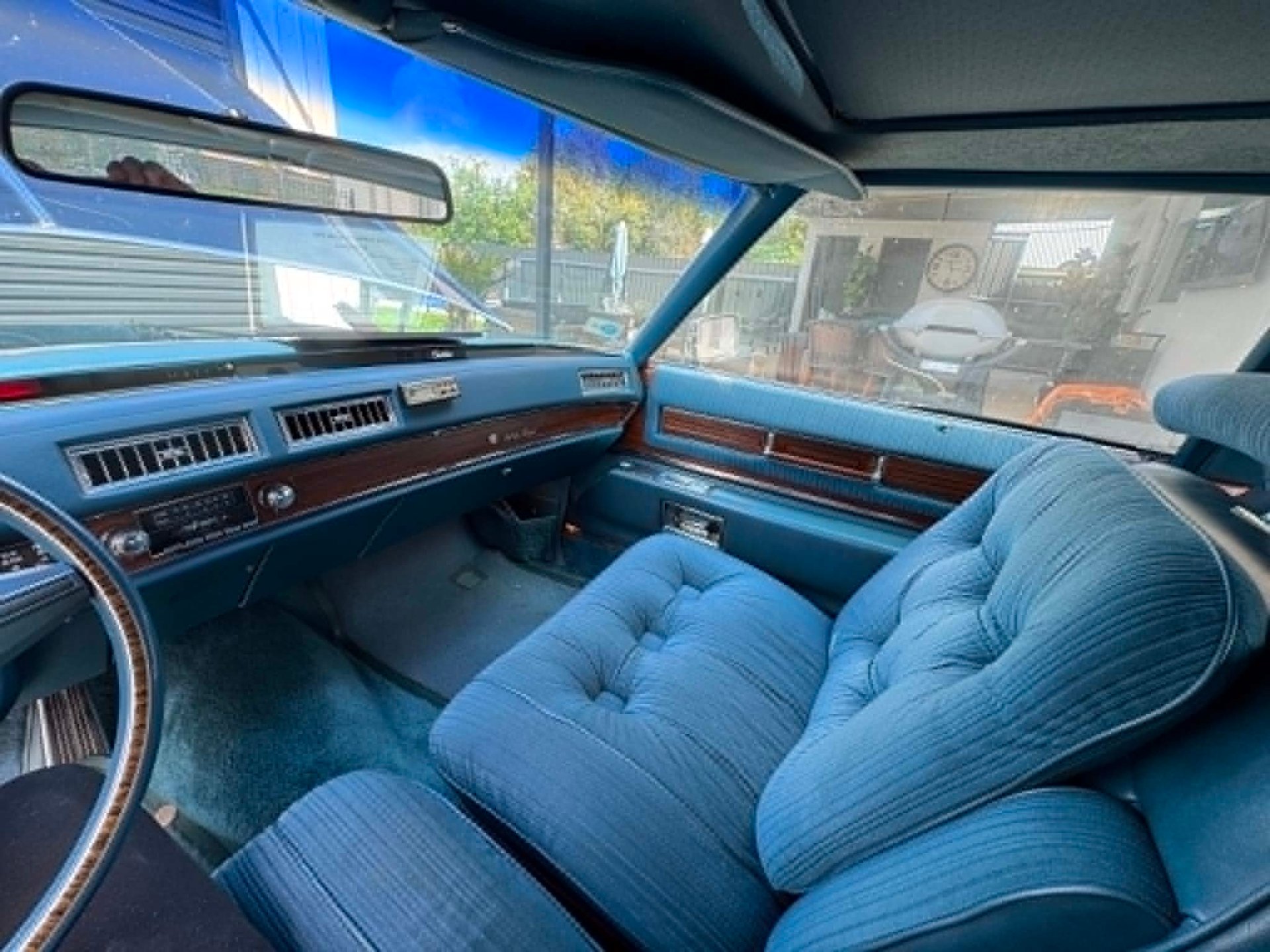 1976 CADILLAC COUPE DE VILLE 2D COUPE 