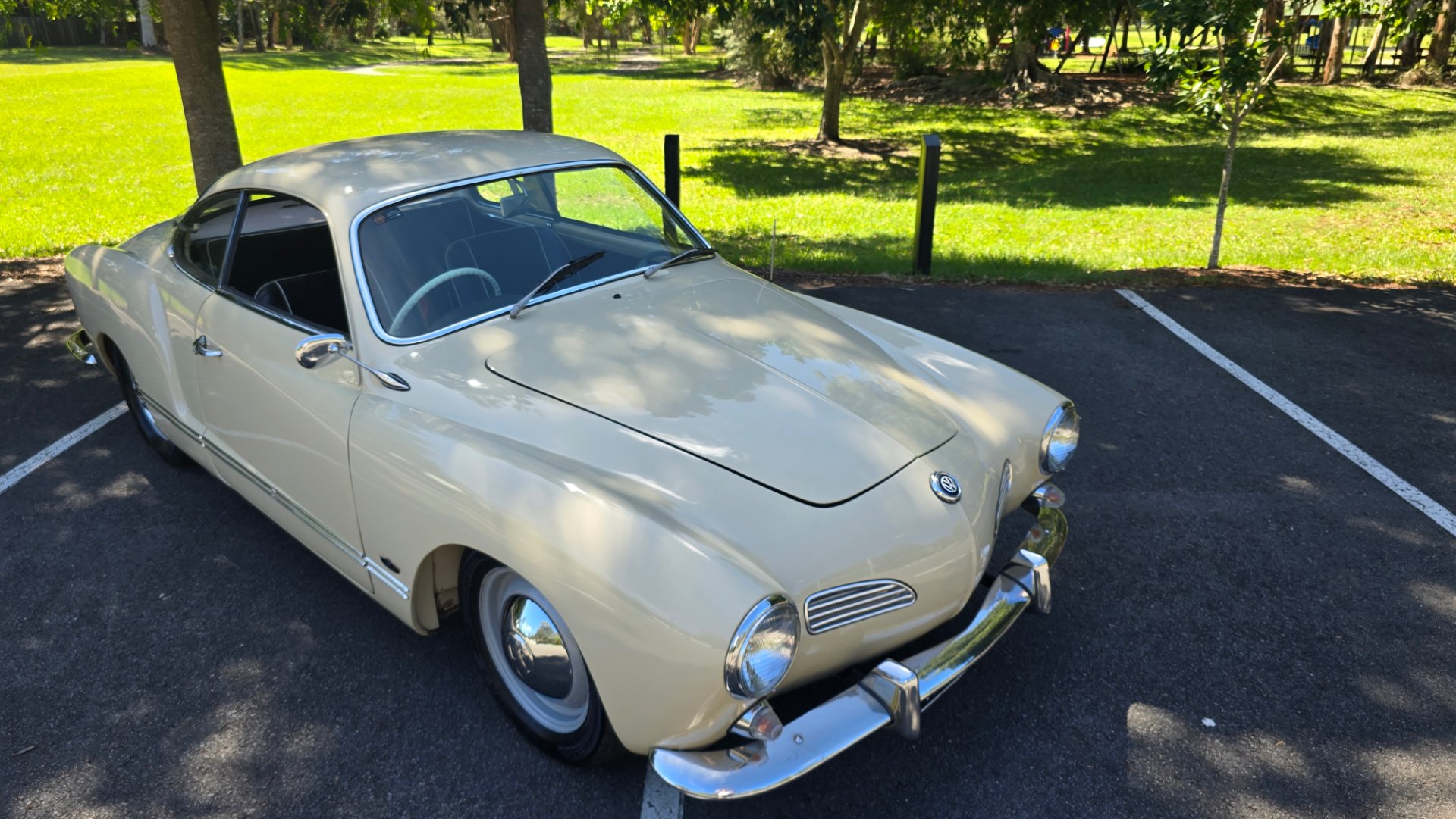 1960 VOLKSWAGEN KARMANN GHIA 4 SP MANUAL 2D COUPE 